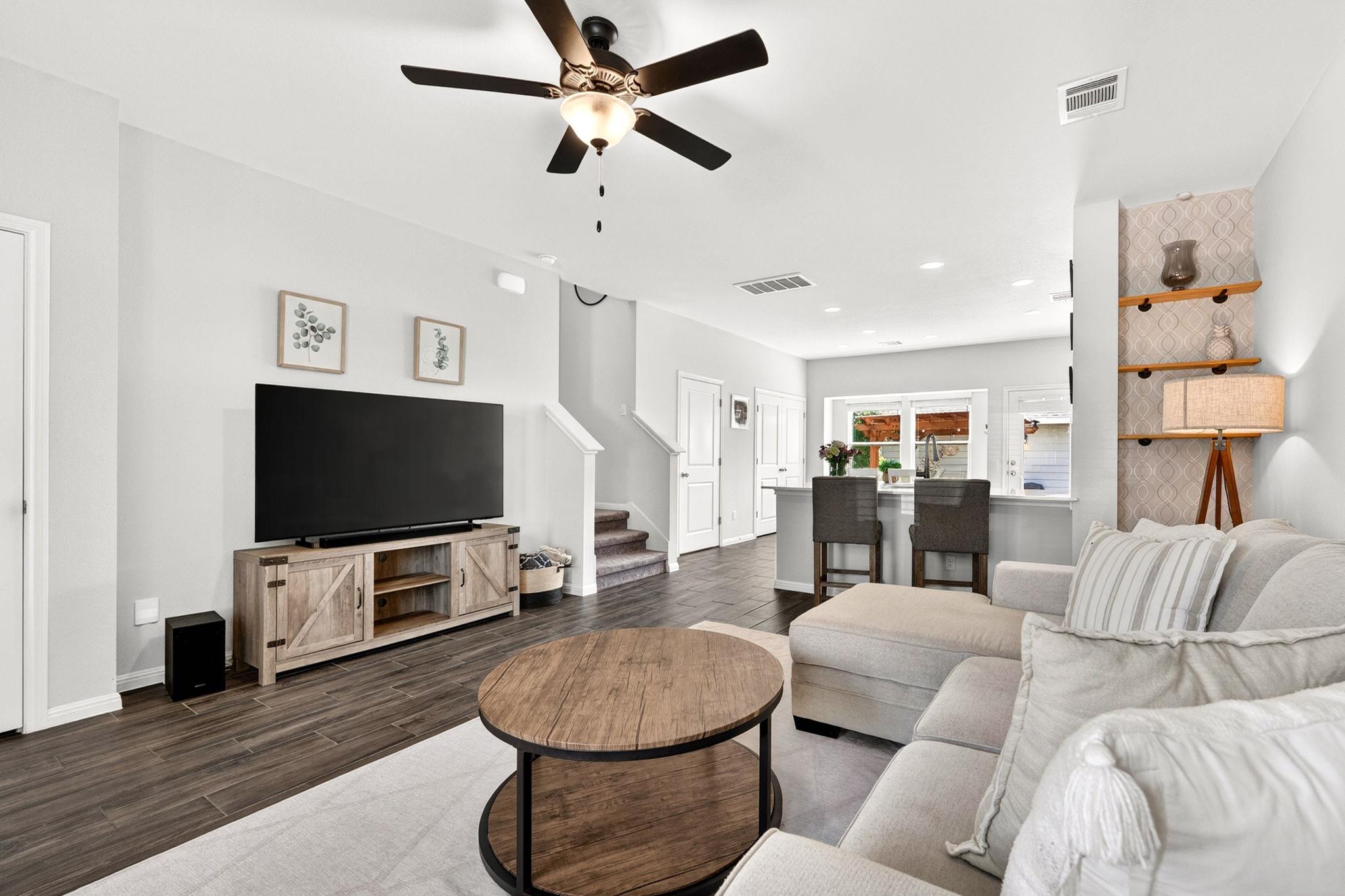 17903  Papaveri Way  #212, photo 3