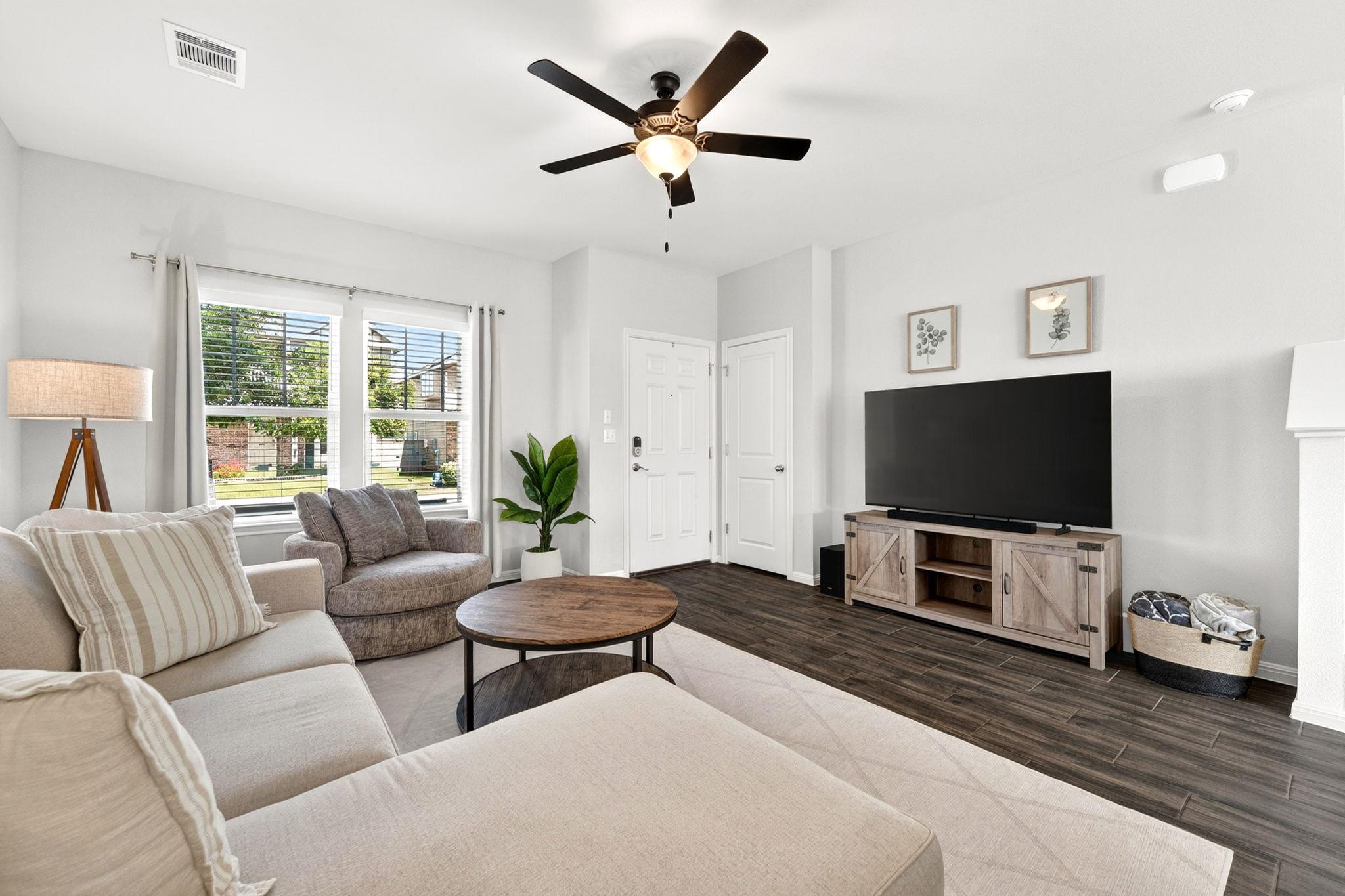 17903  Papaveri Way  #212, photo 5