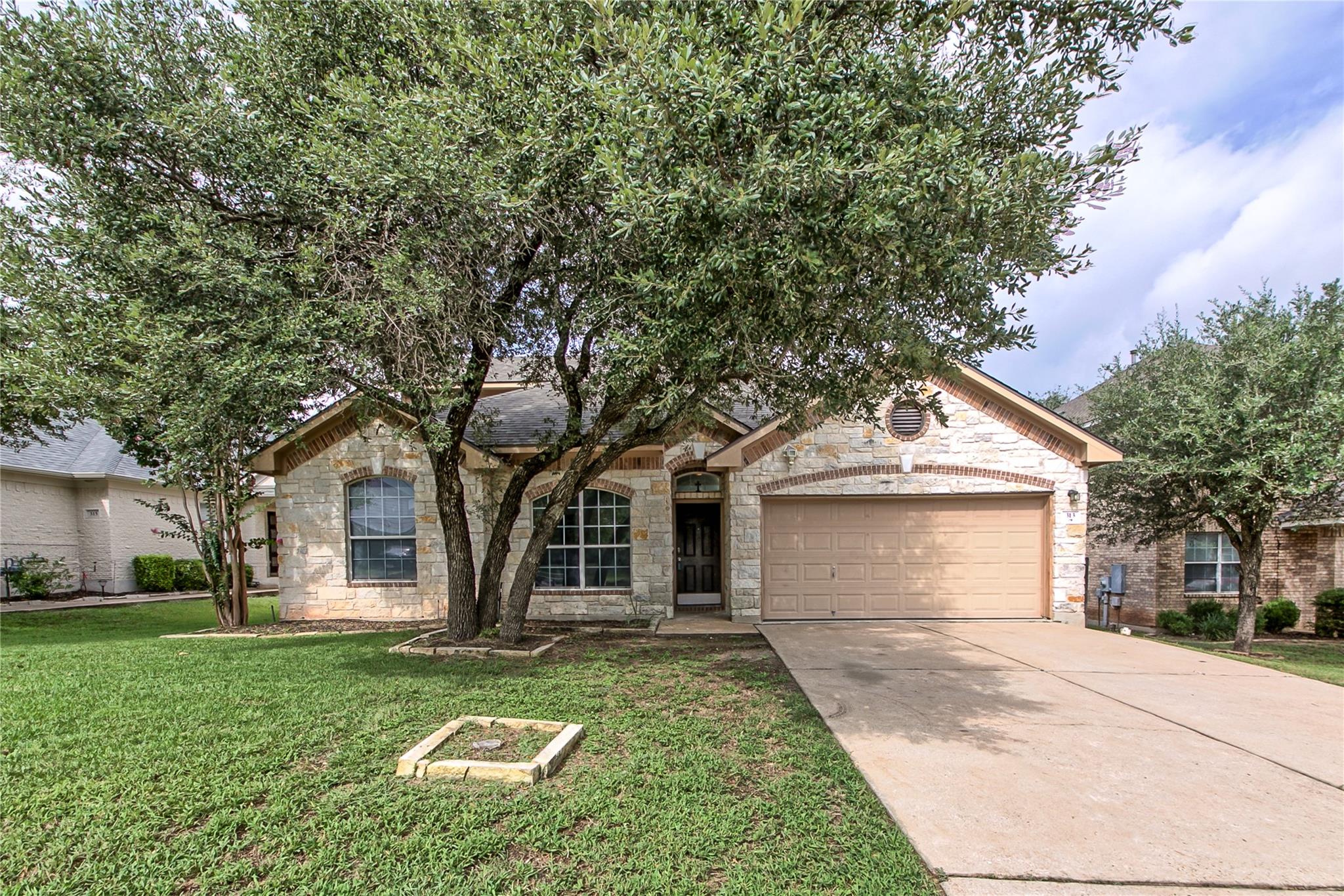 313  Olmos Dr, photo 2