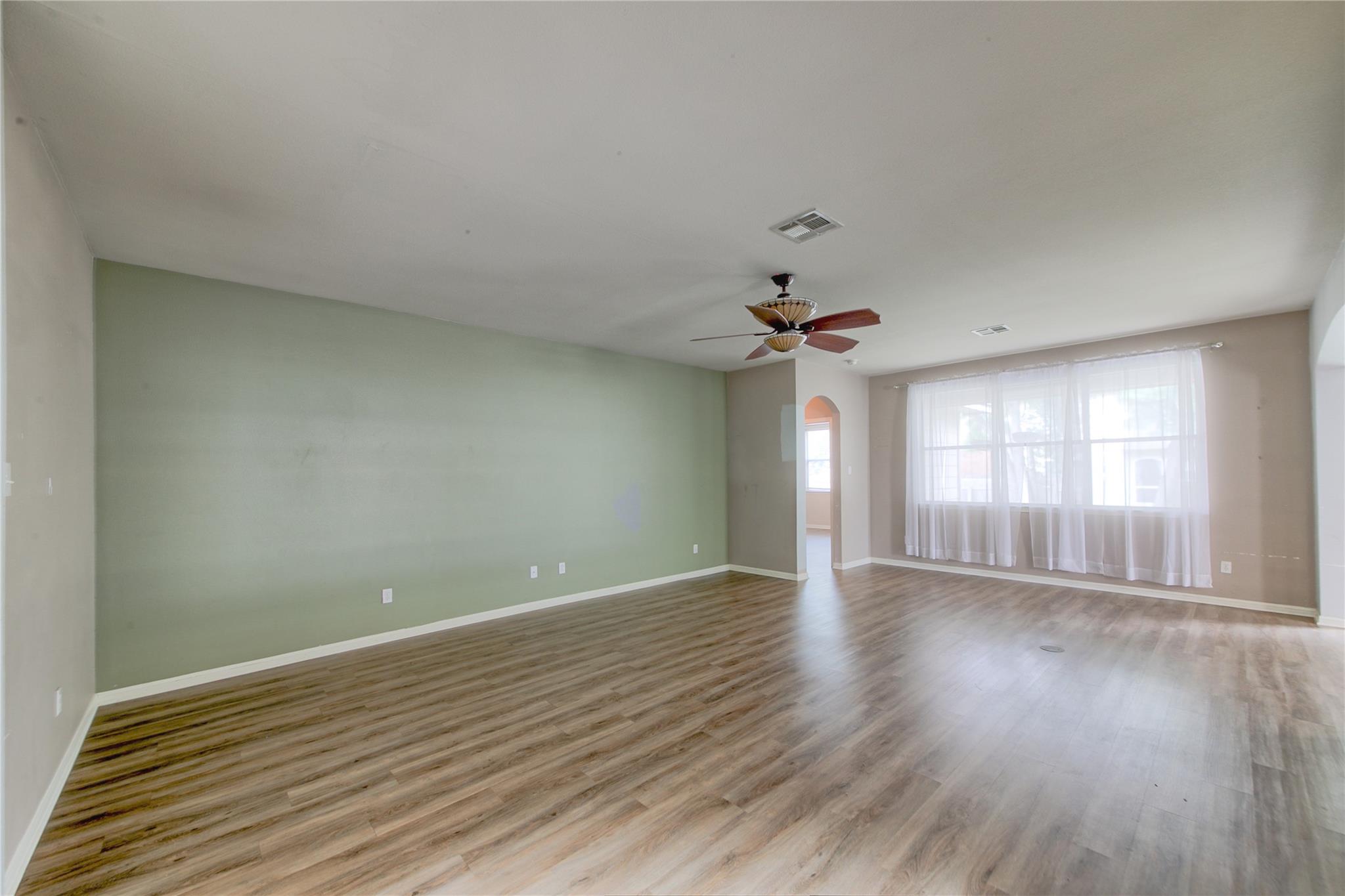 313  Olmos Dr, photo 7