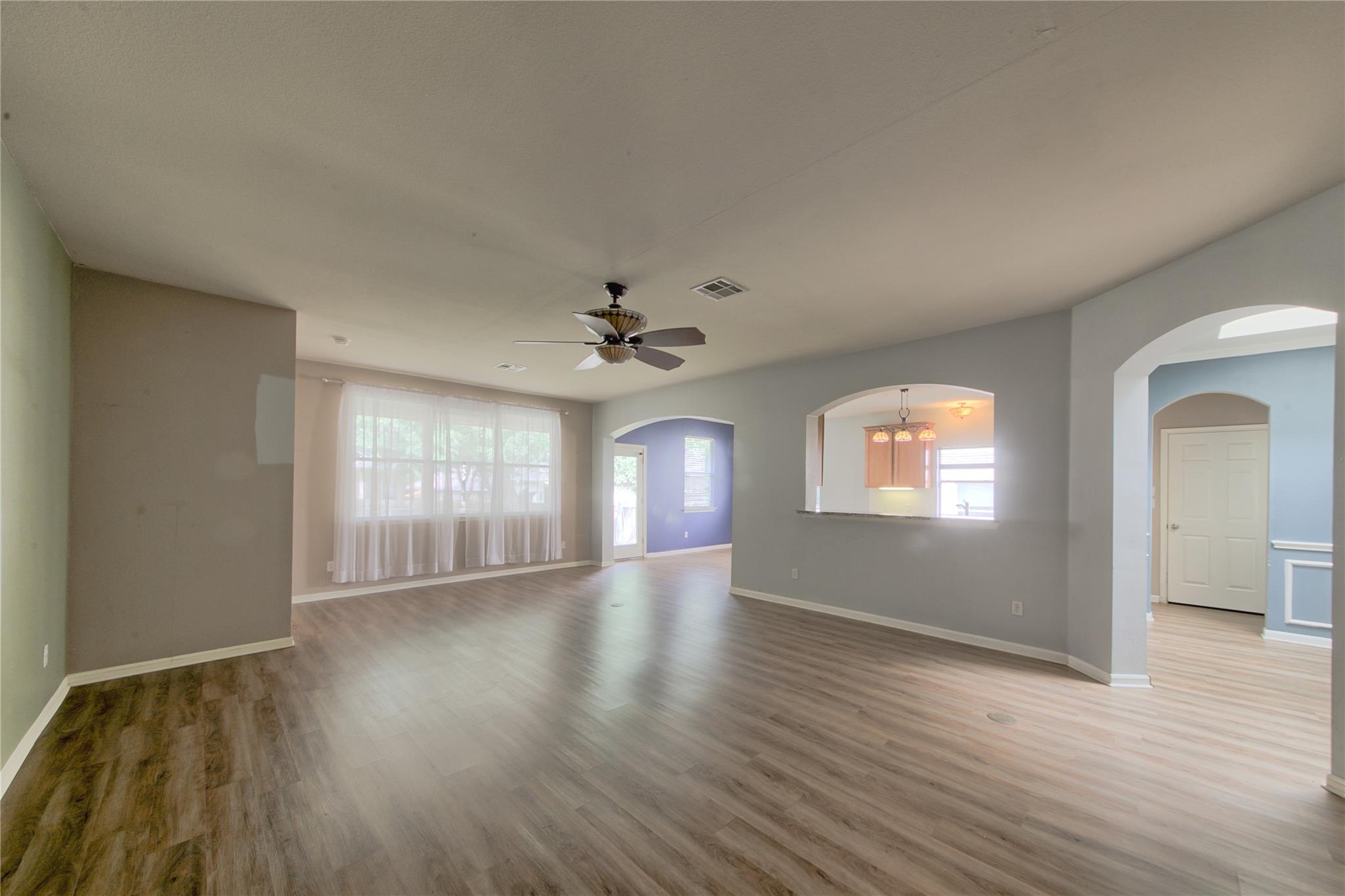 313  Olmos Dr, photo 8