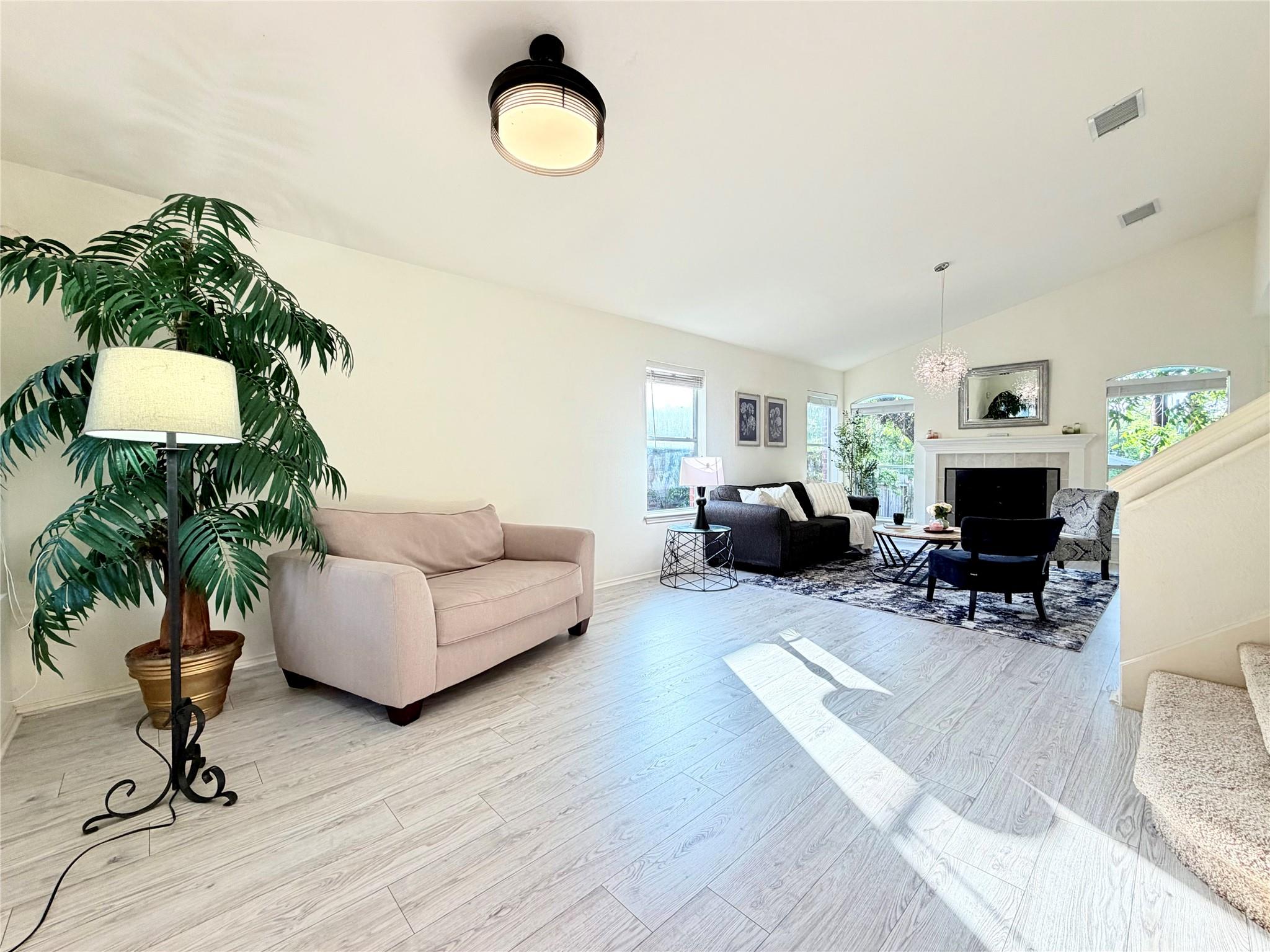 9802  Copper Creek Dr, photo 5