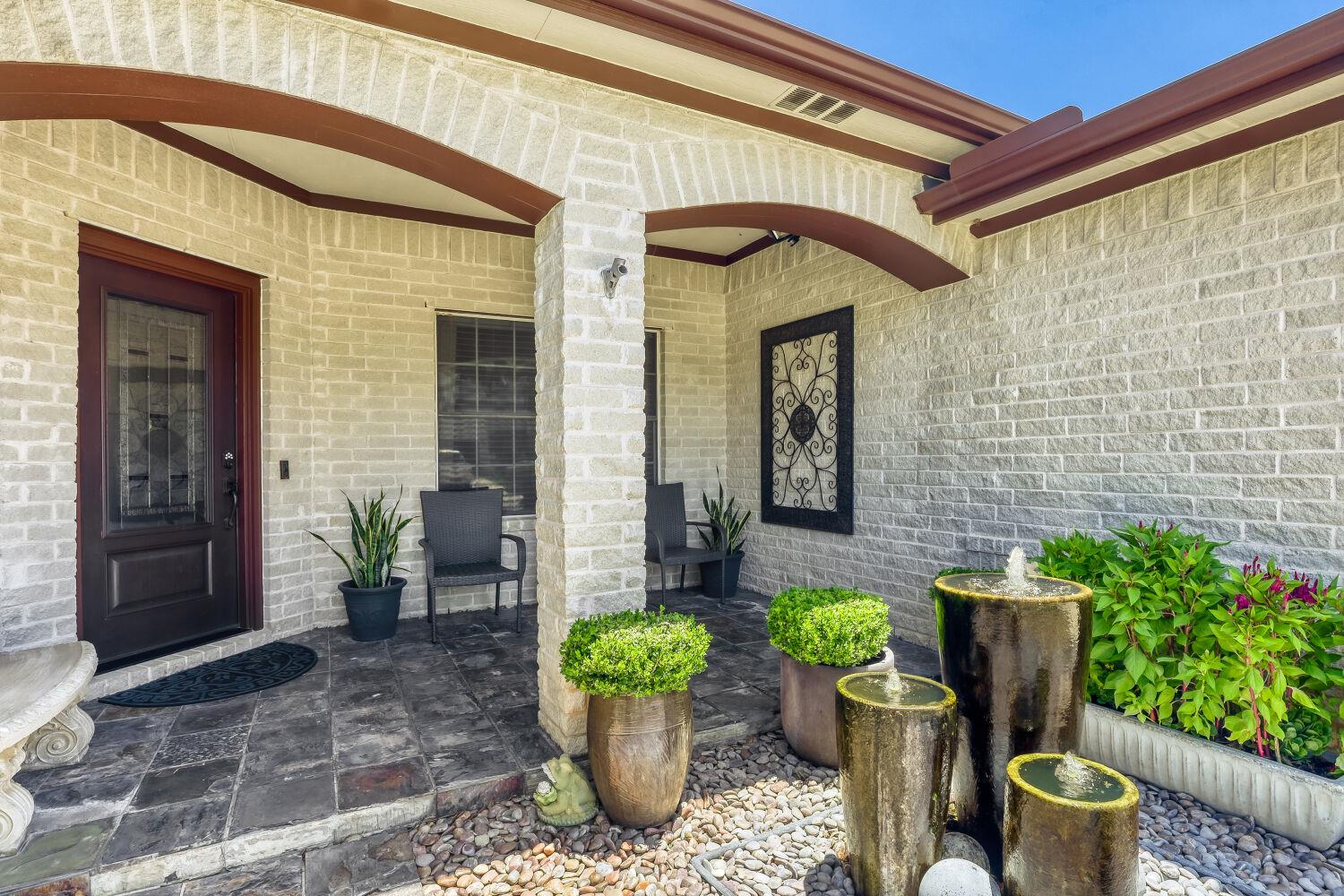 1810  Warwick Cv, photo 2