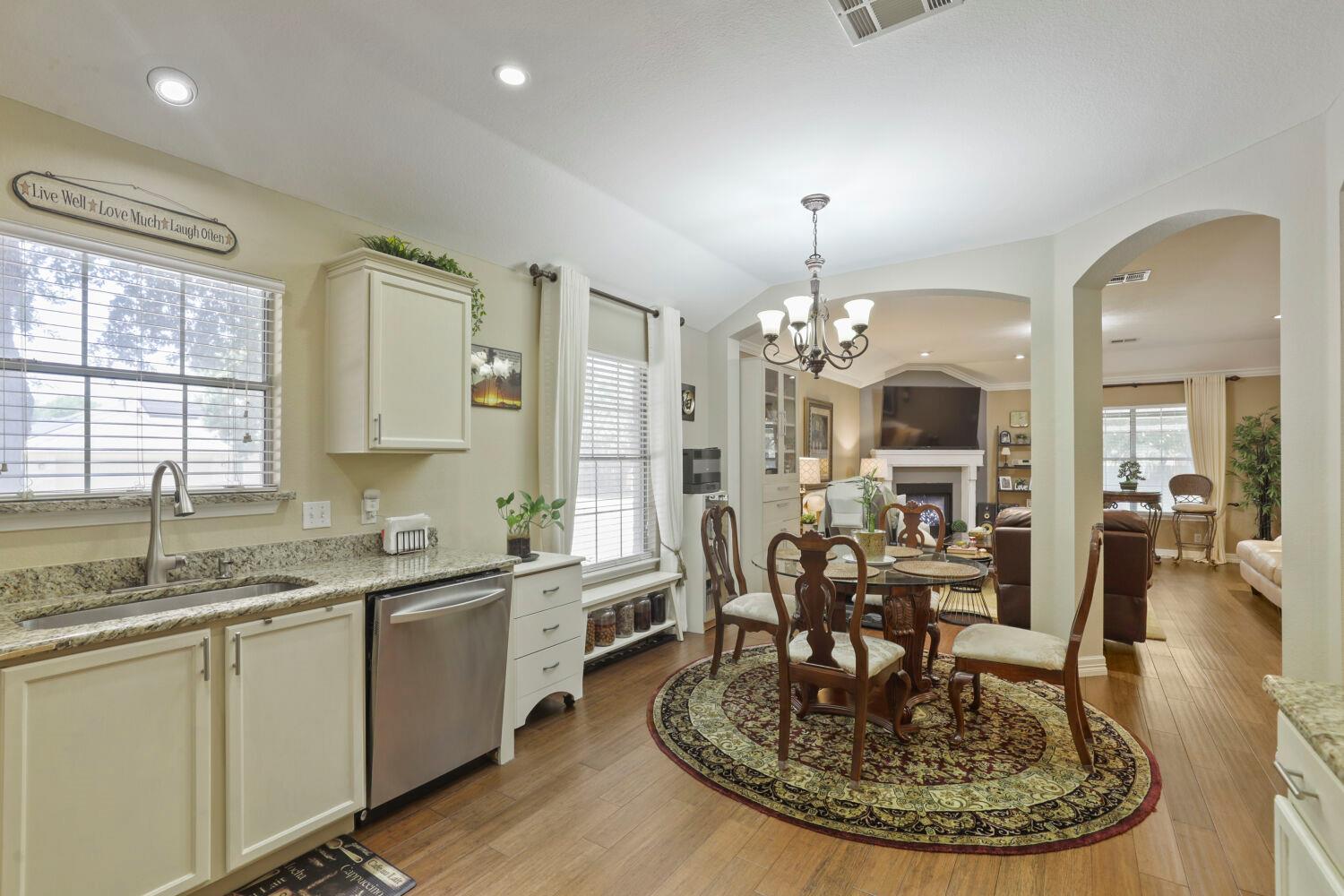1810  Warwick Cv, photo 12
