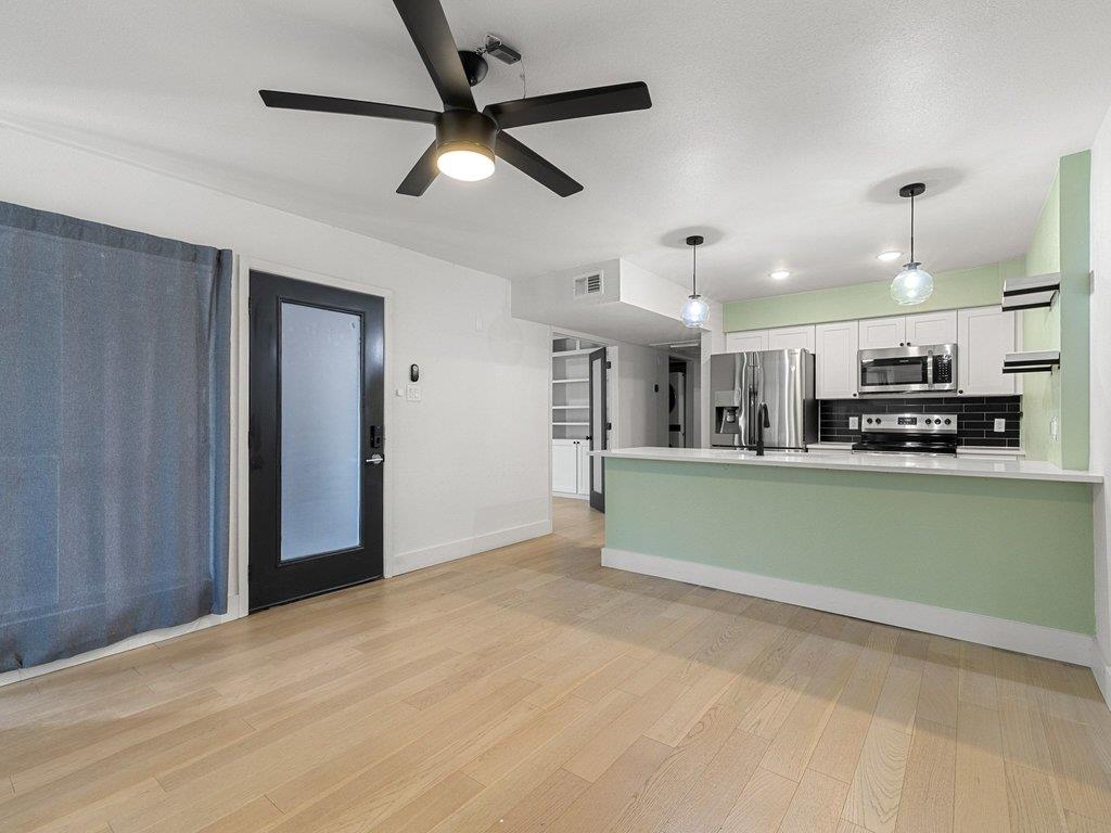 909  Reinli St  #102, photo 6
