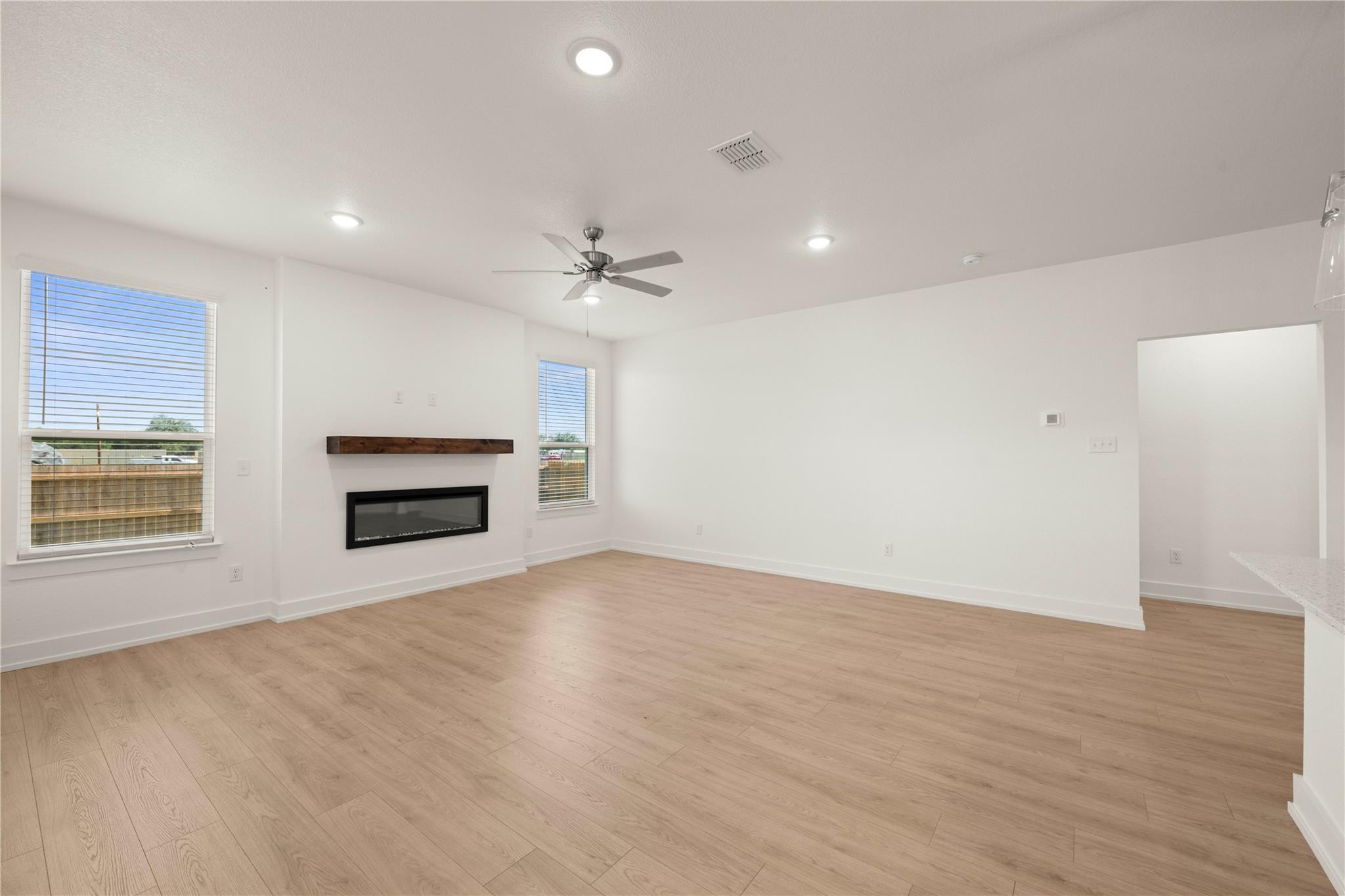 580  Gus Loop, photo 6