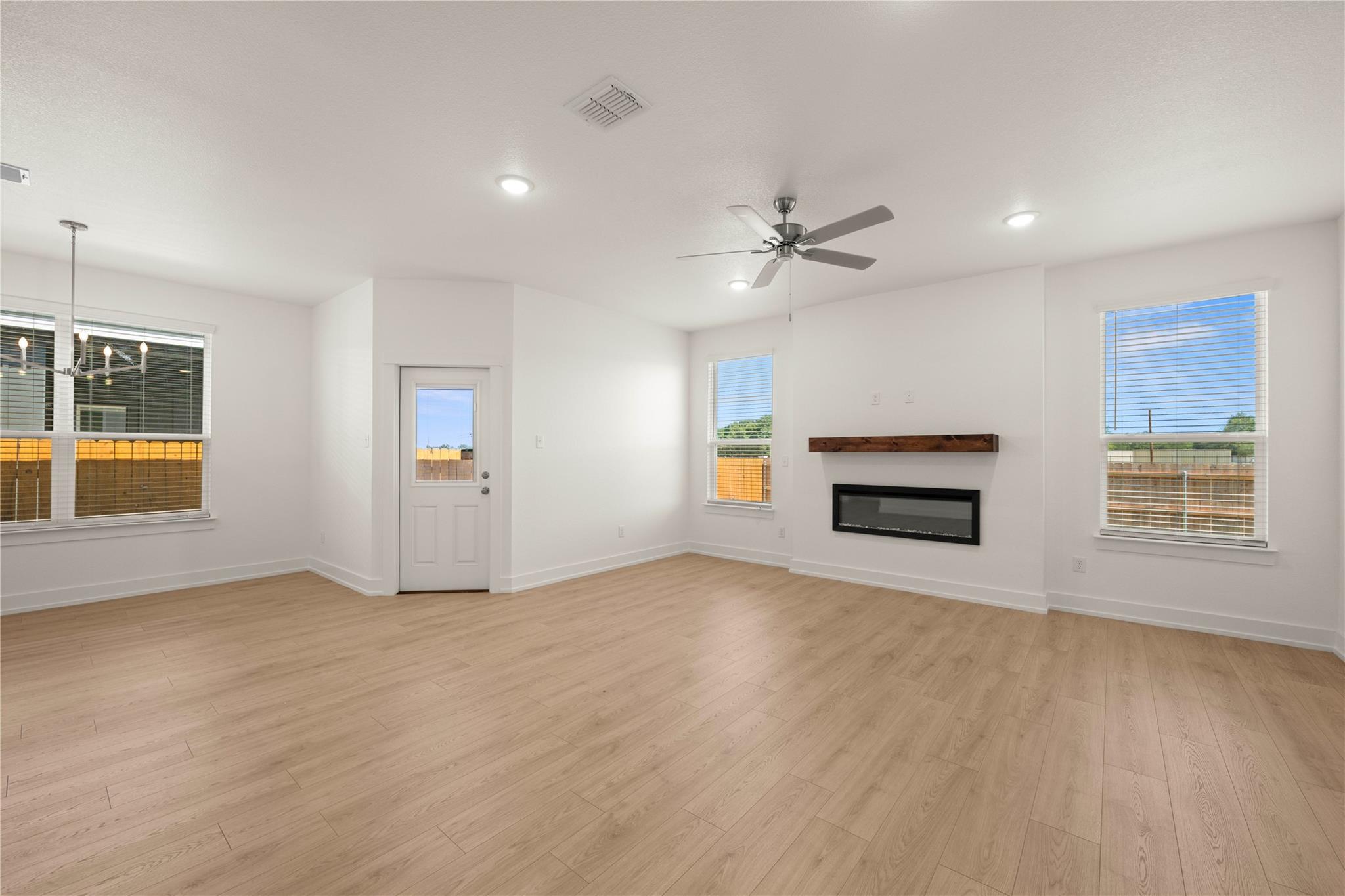 580  Gus Loop, photo 7