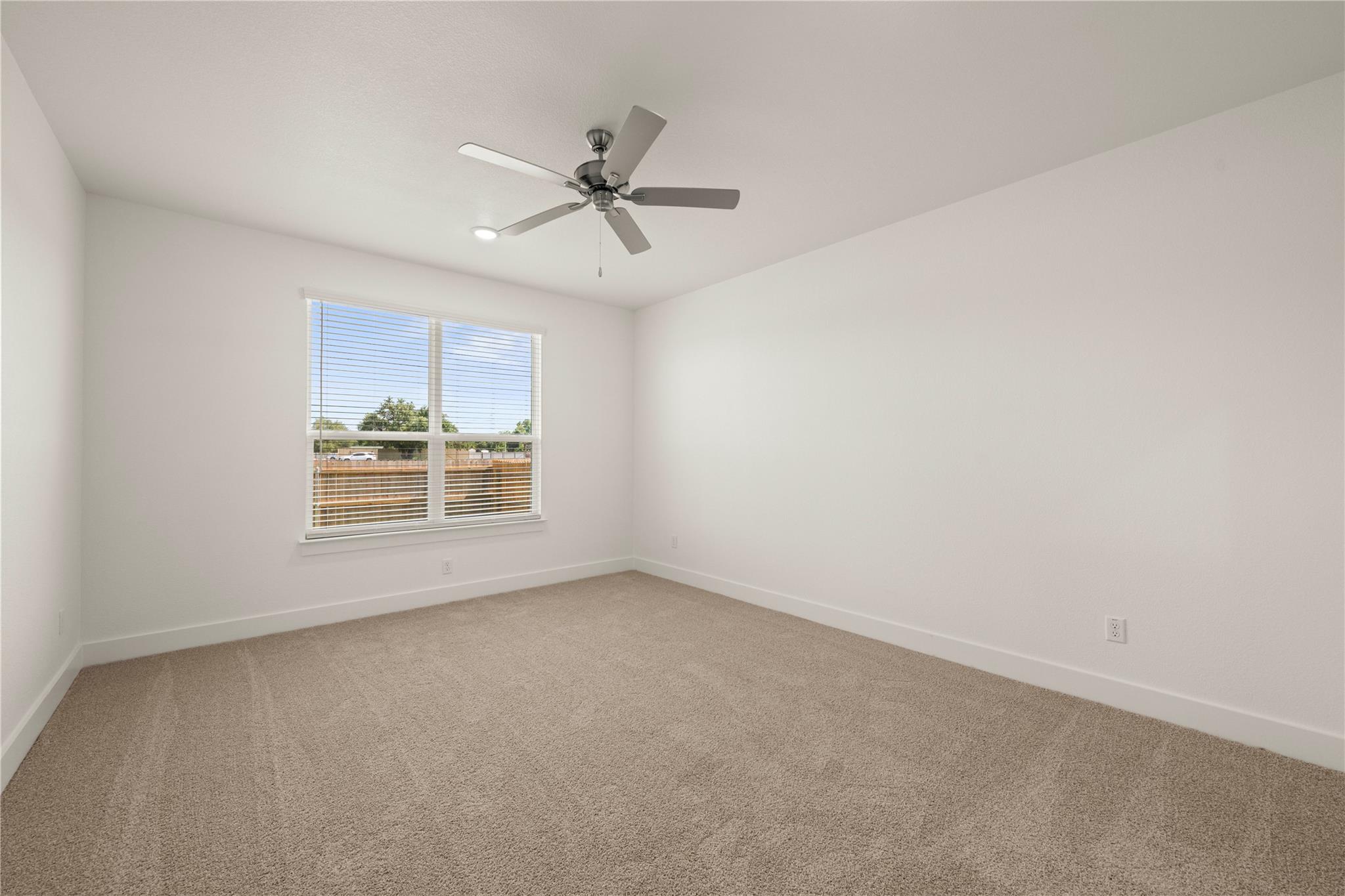 580  Gus Loop, photo 8