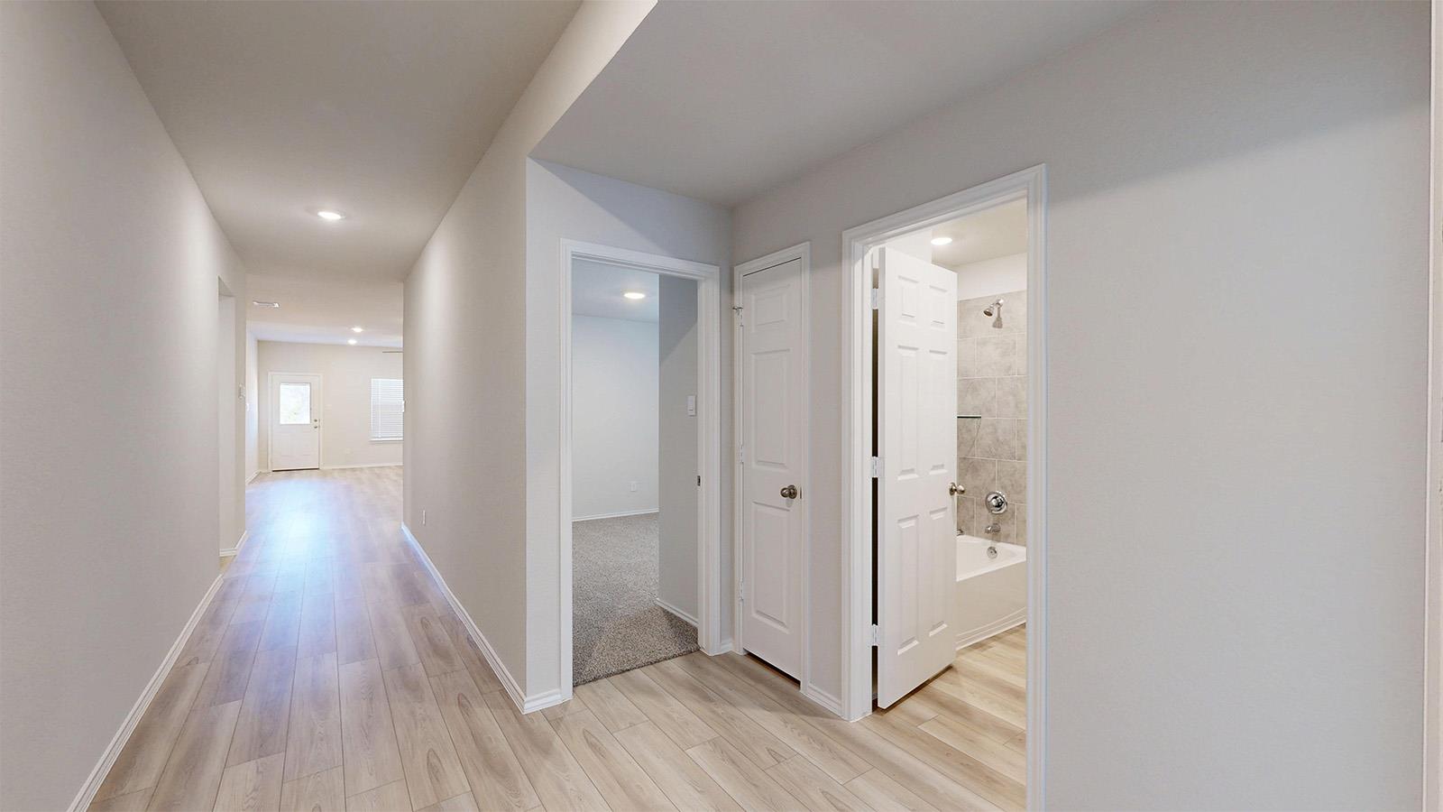 106  Hugh Dr, photo 3