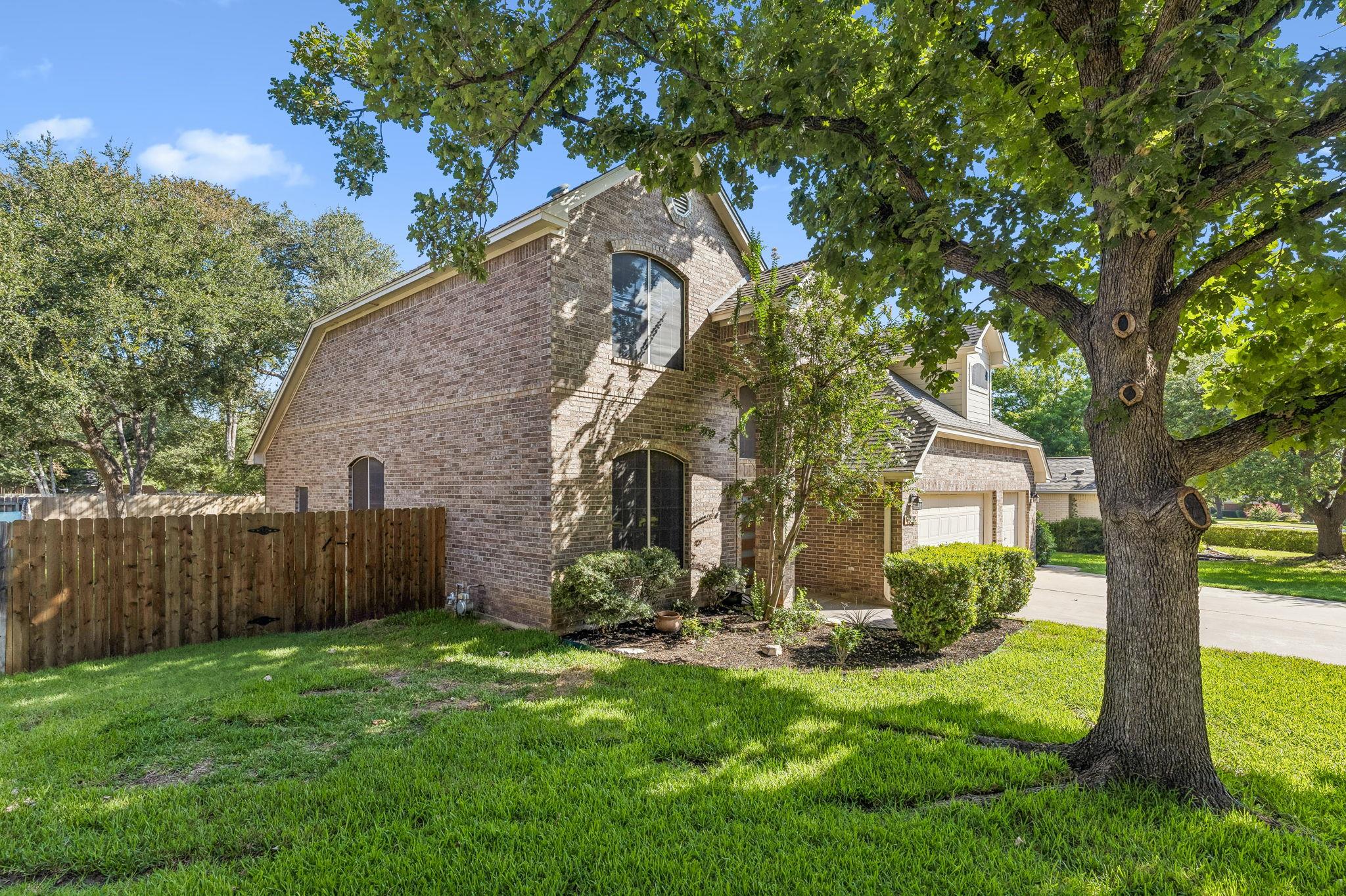1908  Clearwater Dr, photo 3