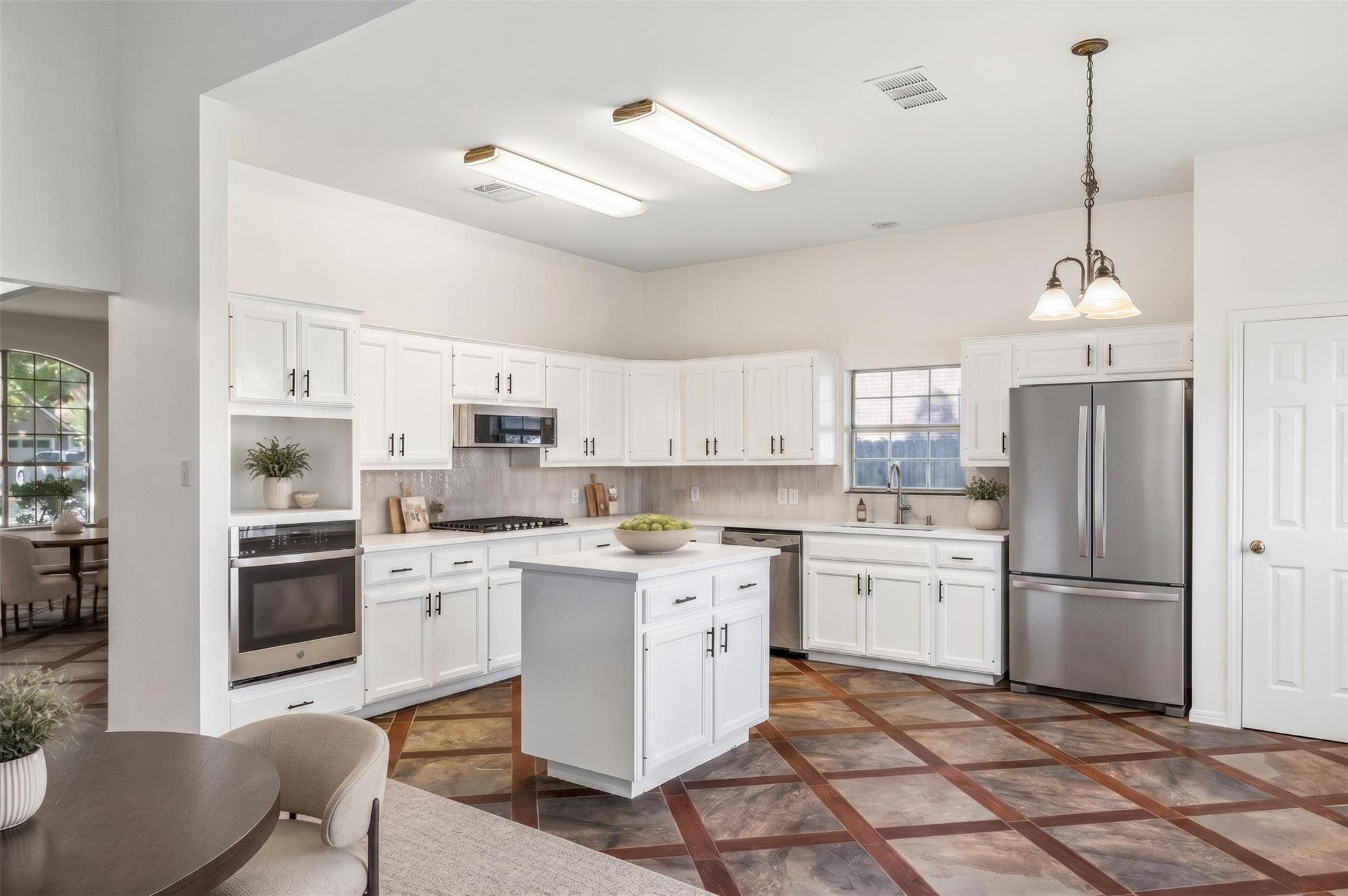 1908  Clearwater Dr, photo 6
