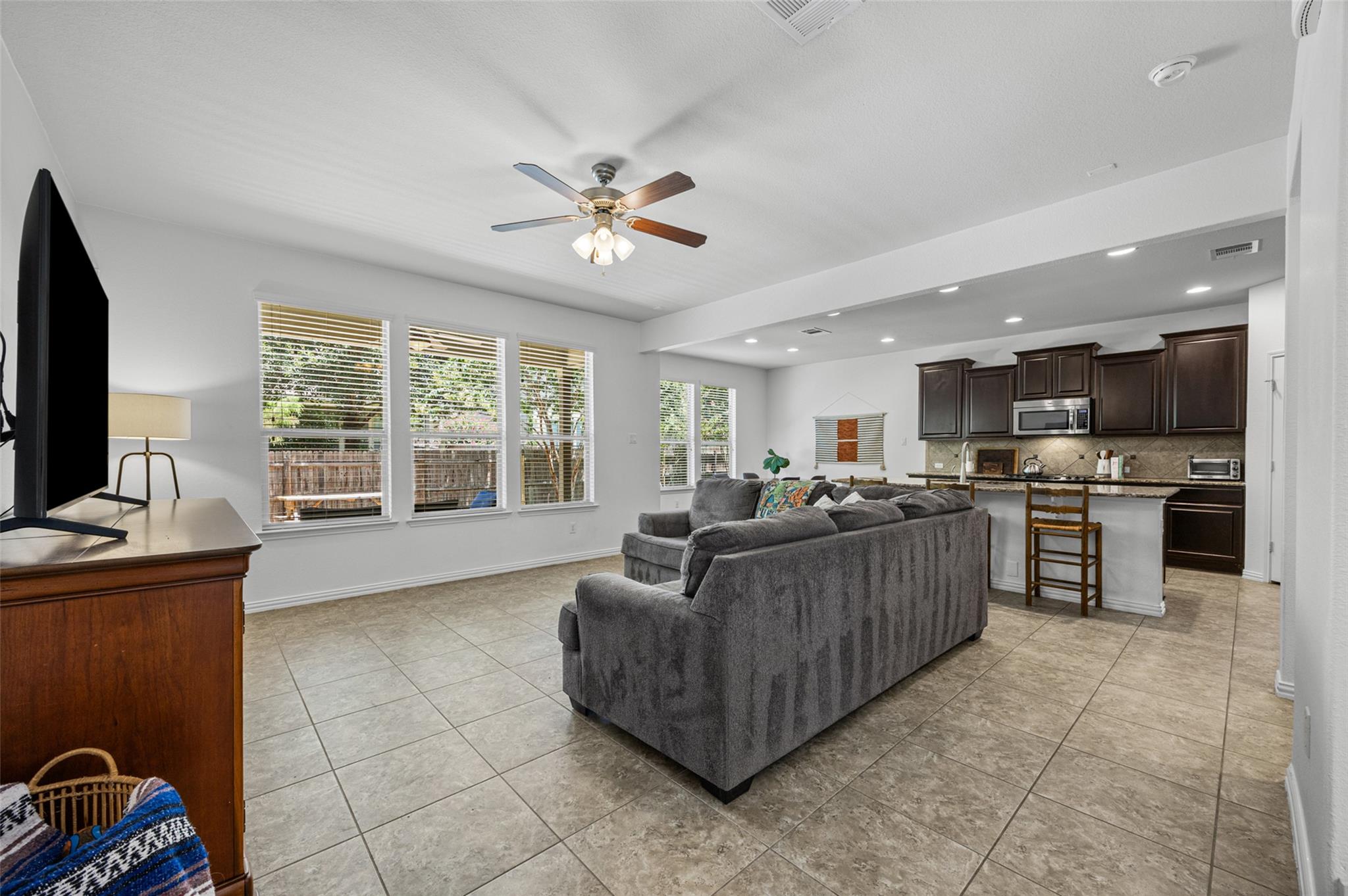 1408  Middlefield Ct, photo 4