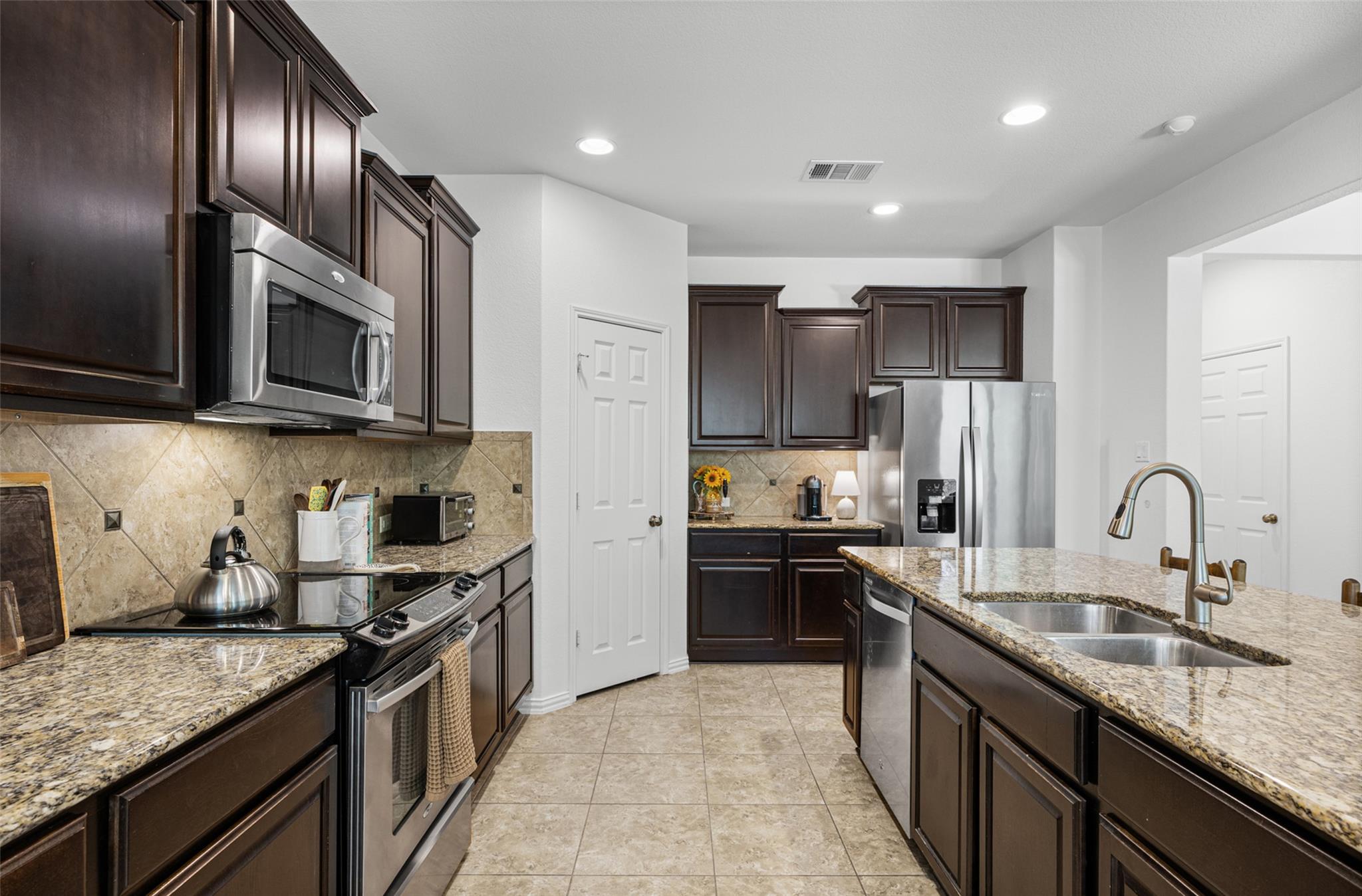 1408  Middlefield Ct, photo 9