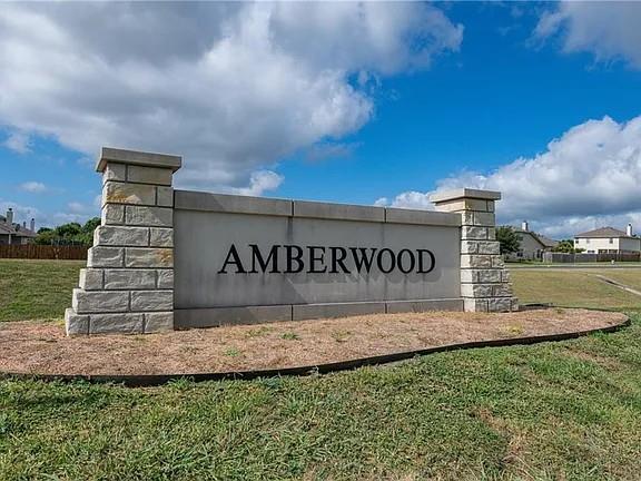 1941  Amberwood Loop, photo 2