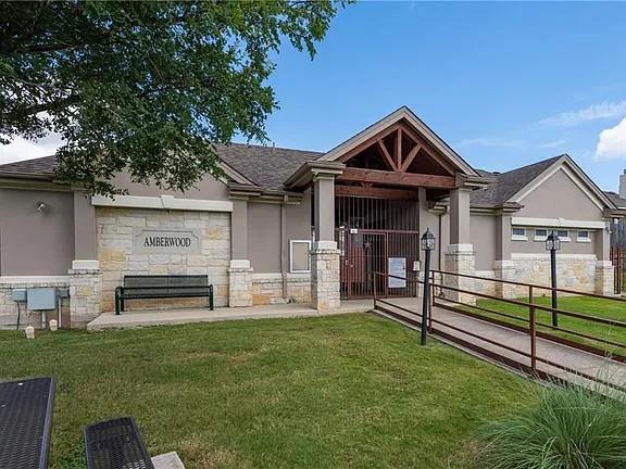 1941  Amberwood Loop, photo 4