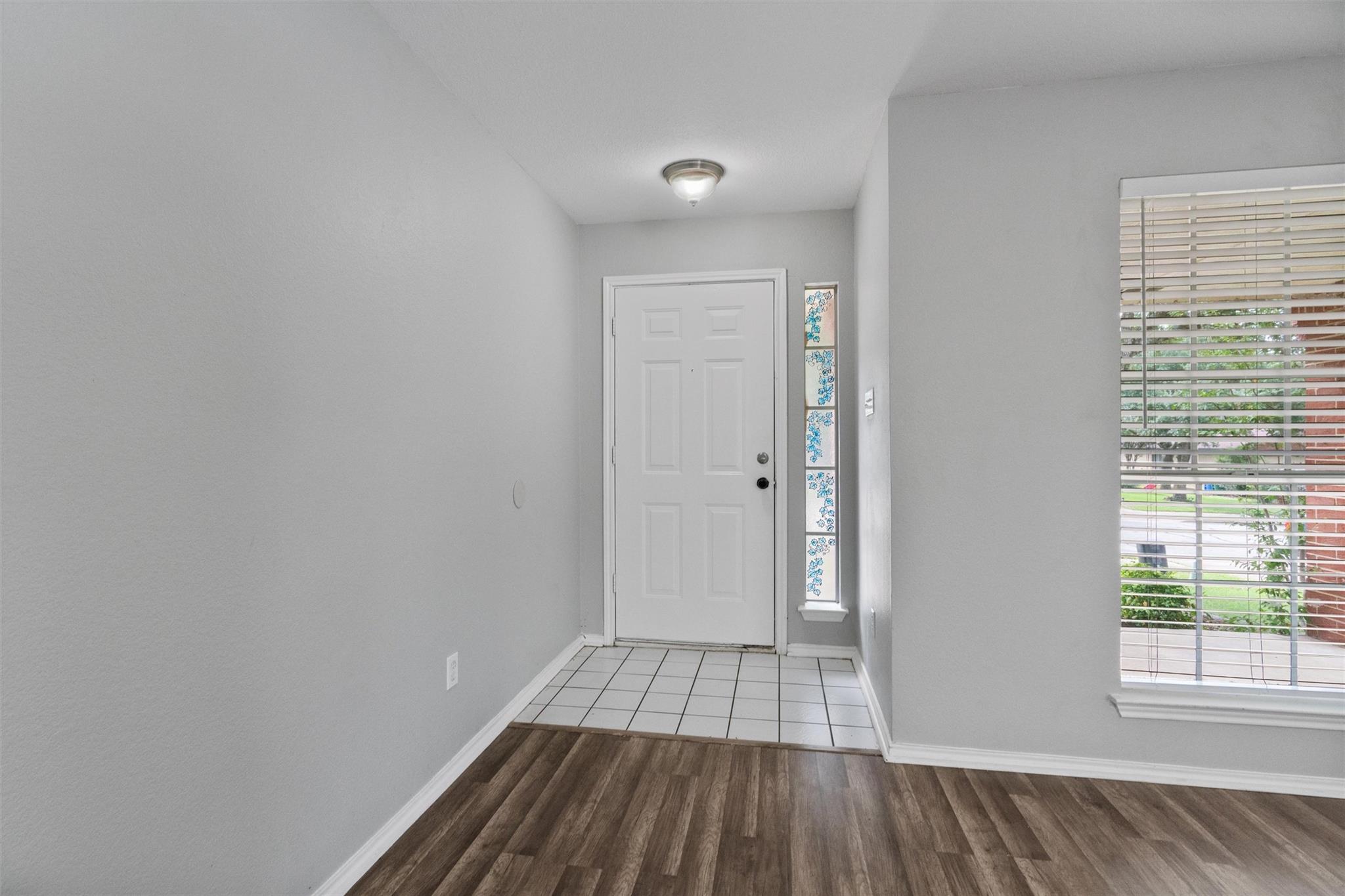 17616  Tobermory Dr, photo 2