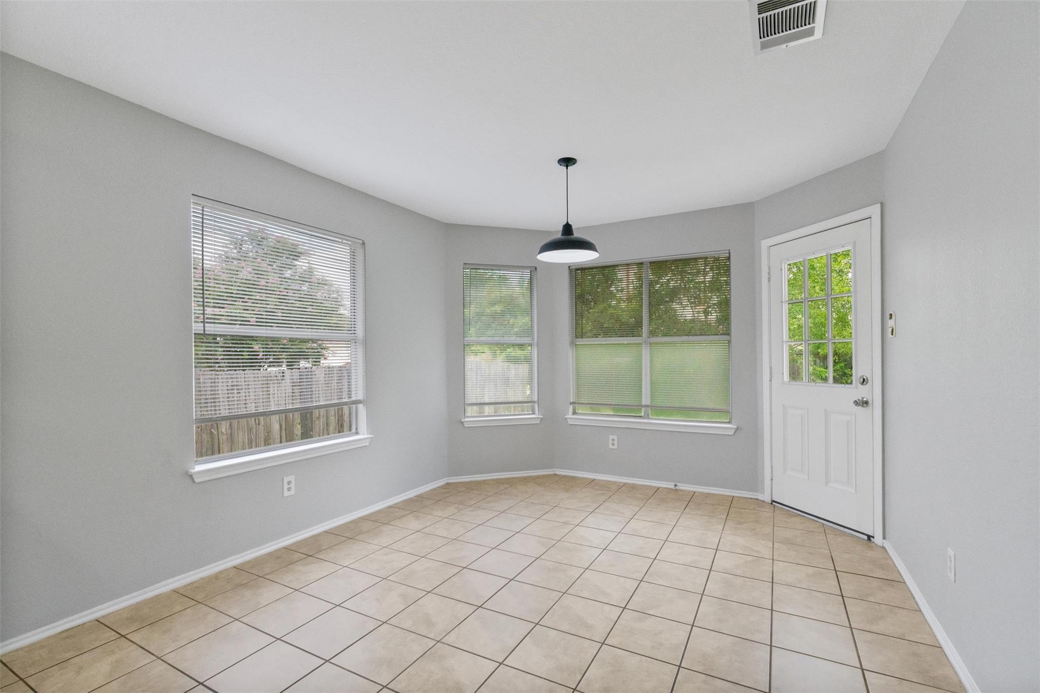 17616  Tobermory Dr, photo 11