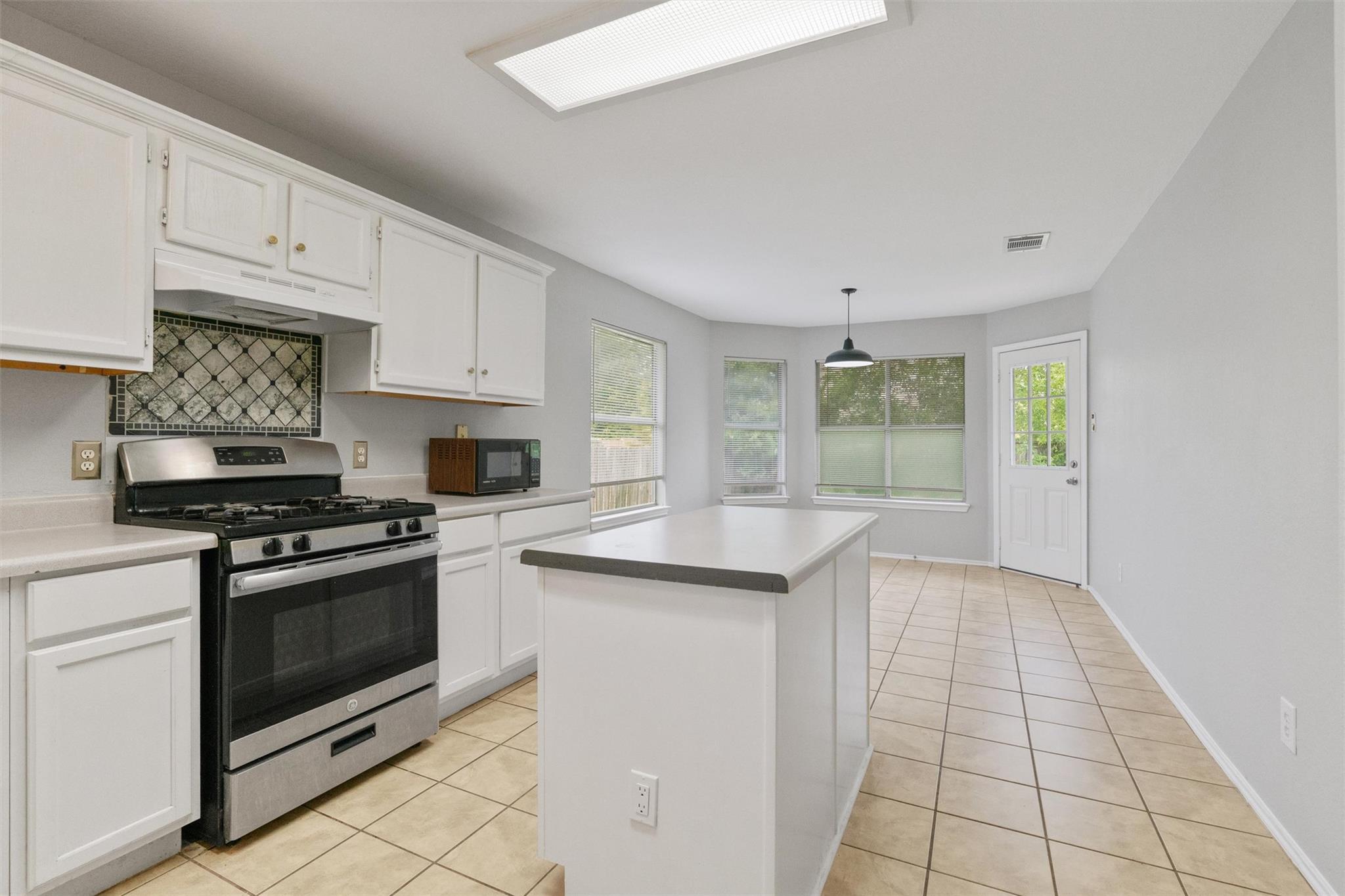 17616  Tobermory Dr, photo 7