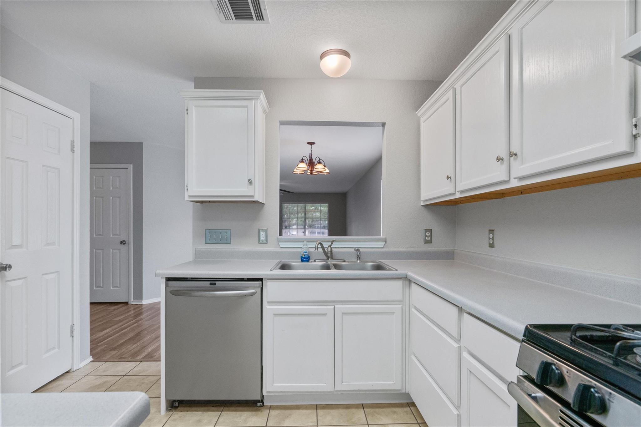 17616  Tobermory Dr, photo 10