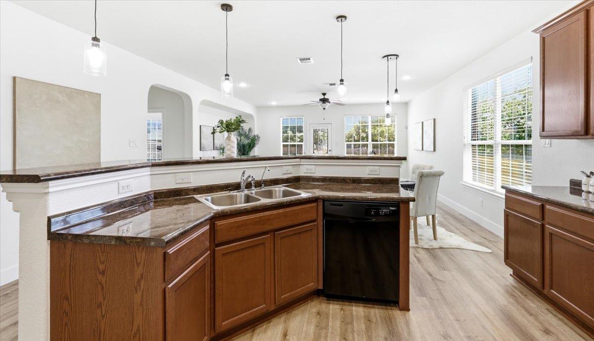 1113  Renaissance Trl, photo 9
