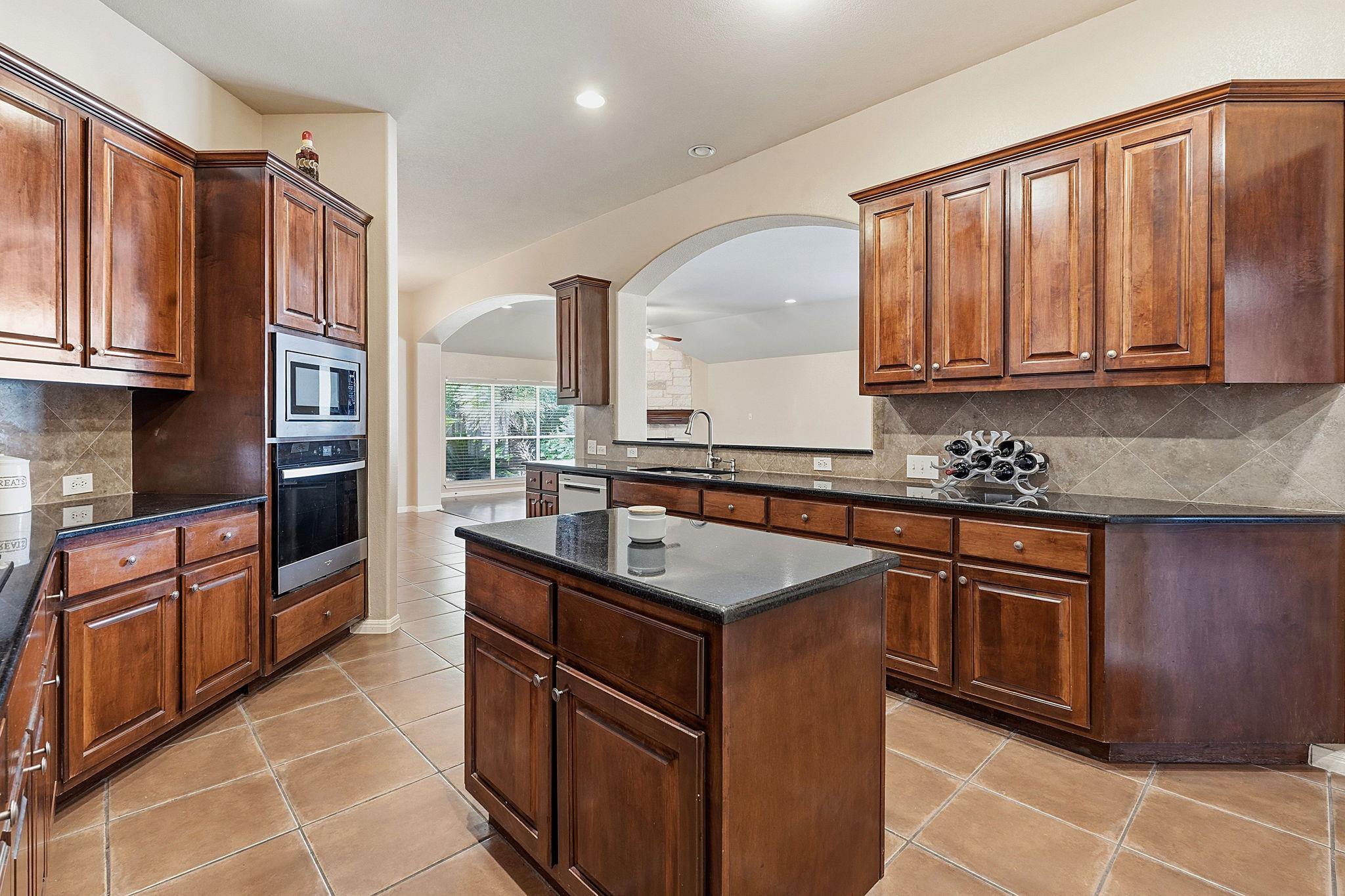 16305  Almaden Dr, photo 9