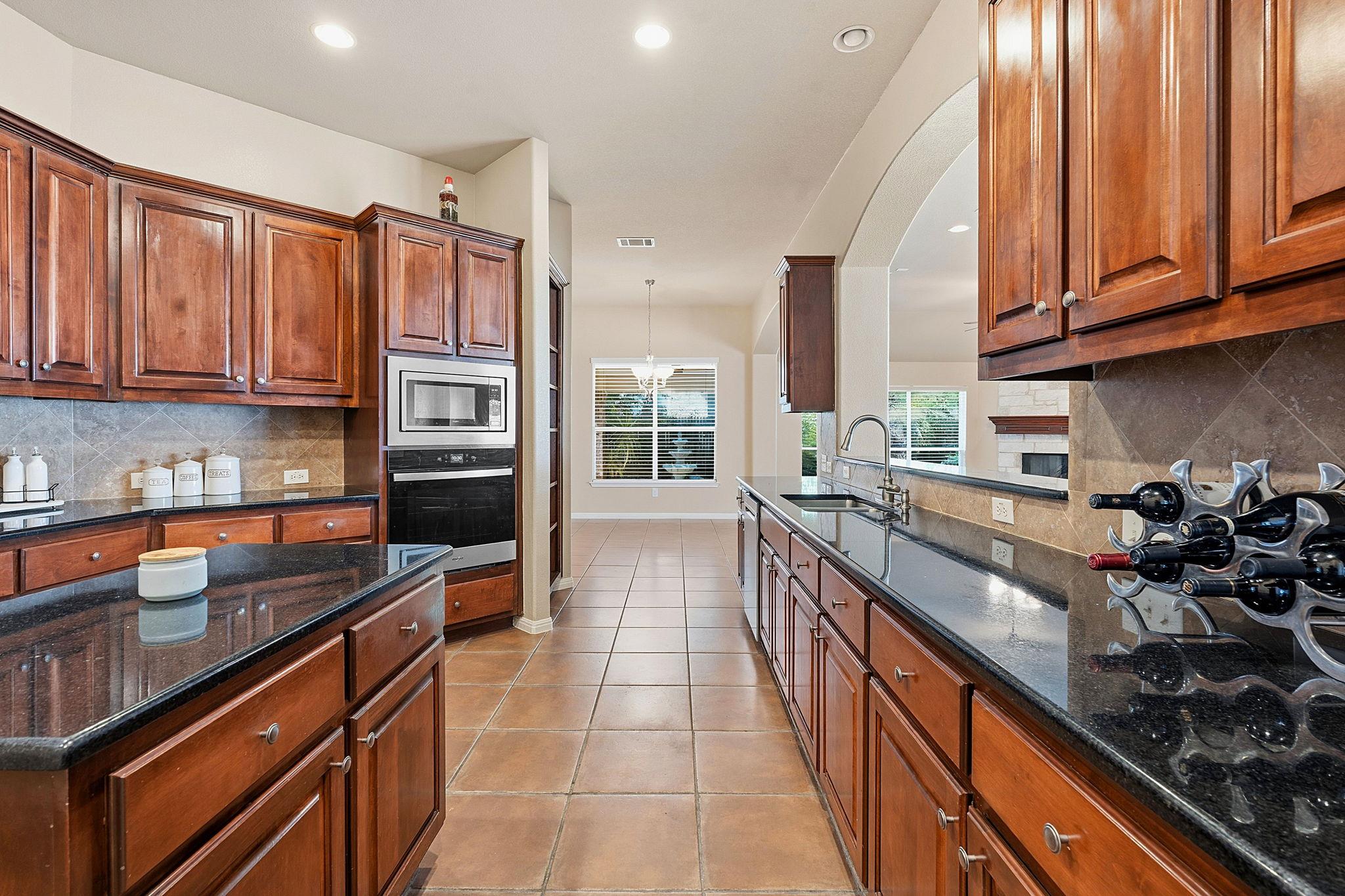 16305  Almaden Dr, photo 10