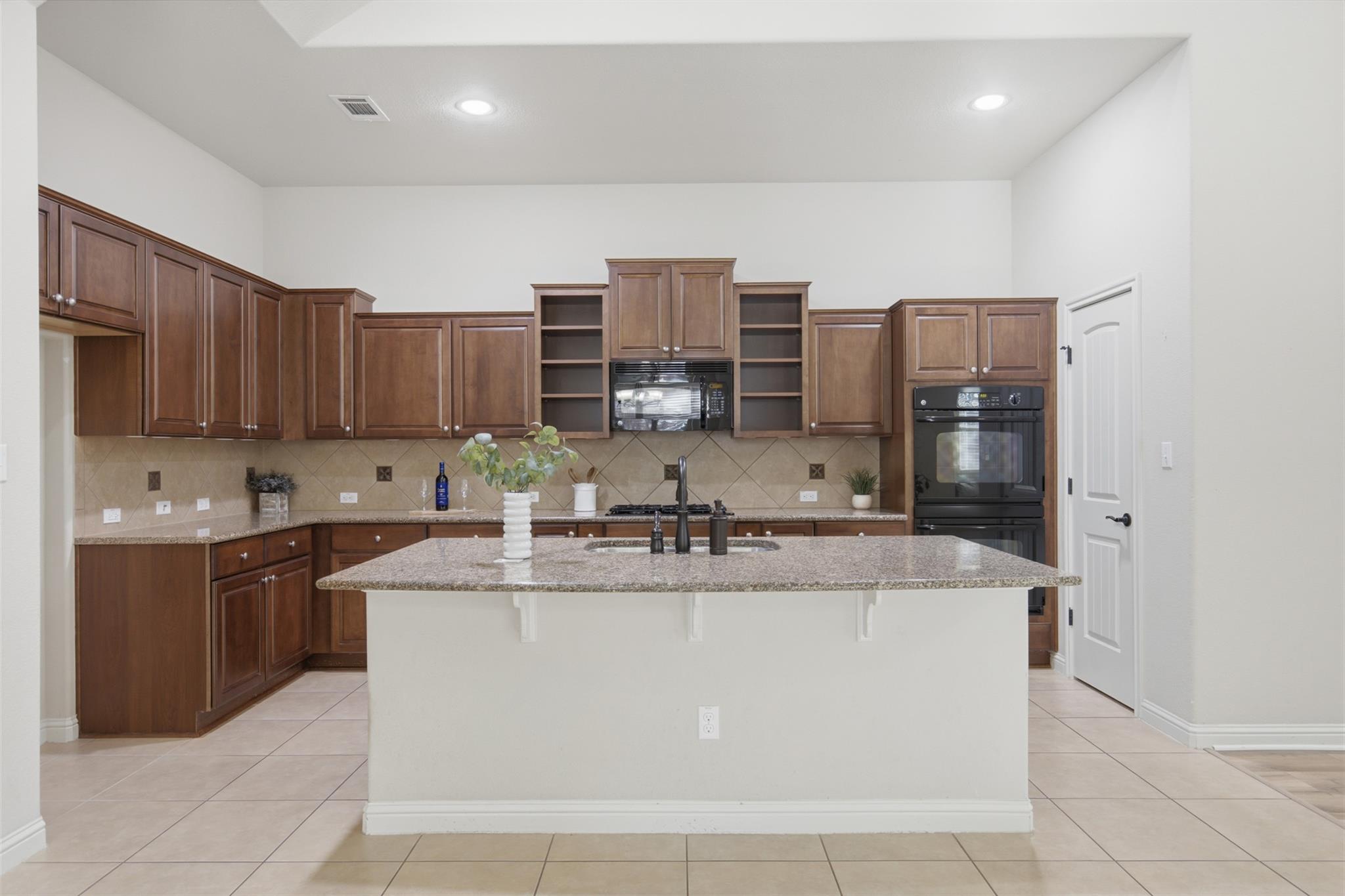 3920  Sapphire Loop, photo 12