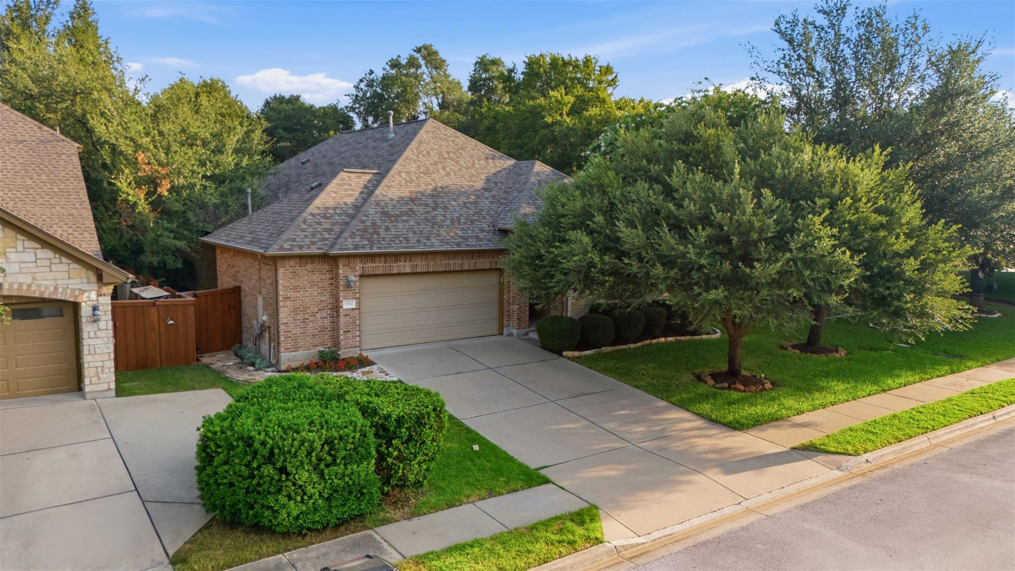 3920  Sapphire Loop, photo 4
