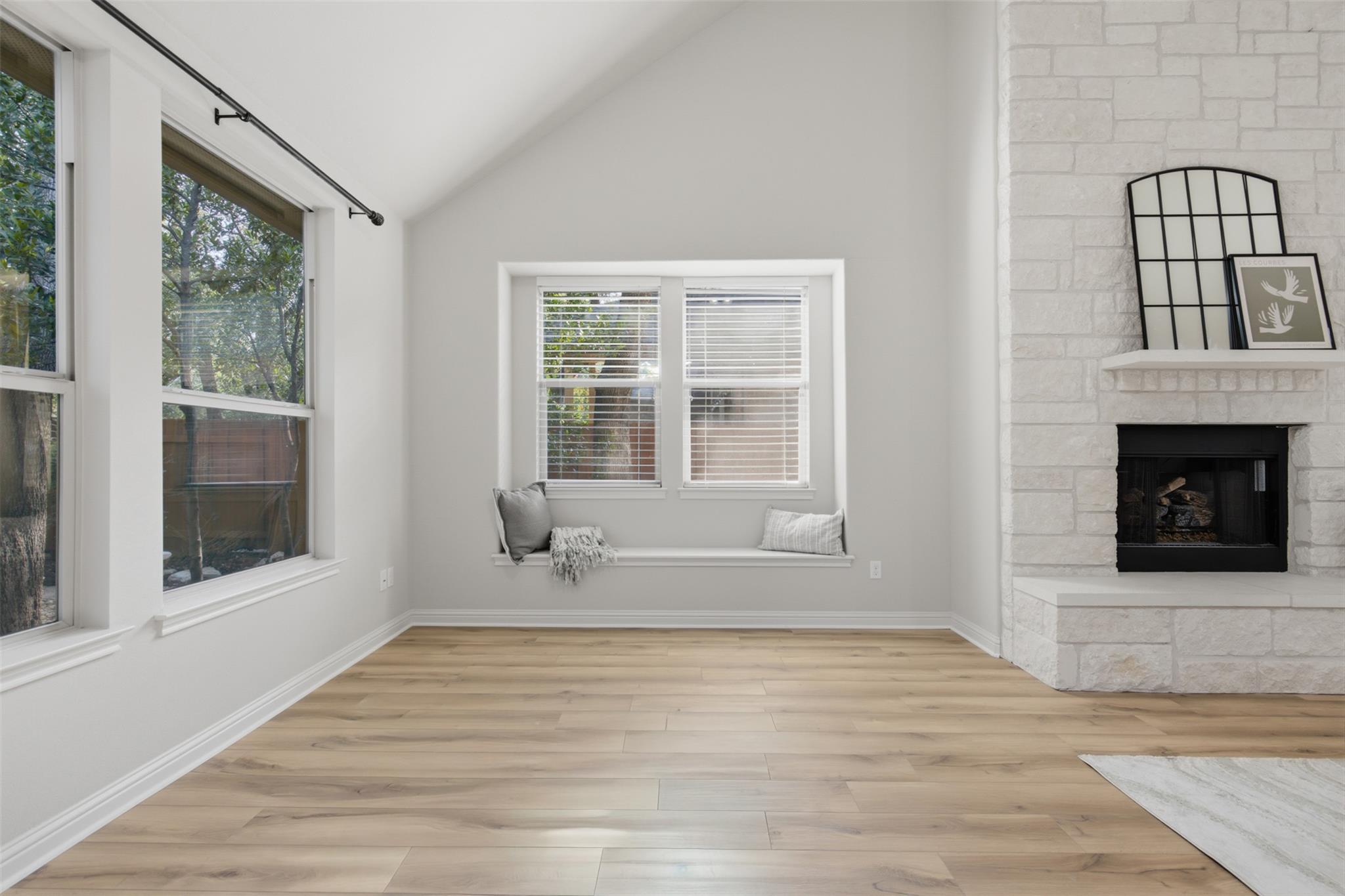 3920  Sapphire Loop, photo 9