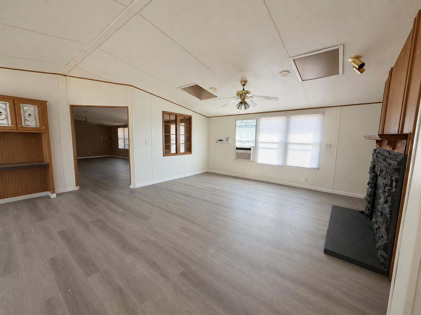 235  Cedar Creek Cir, photo 3