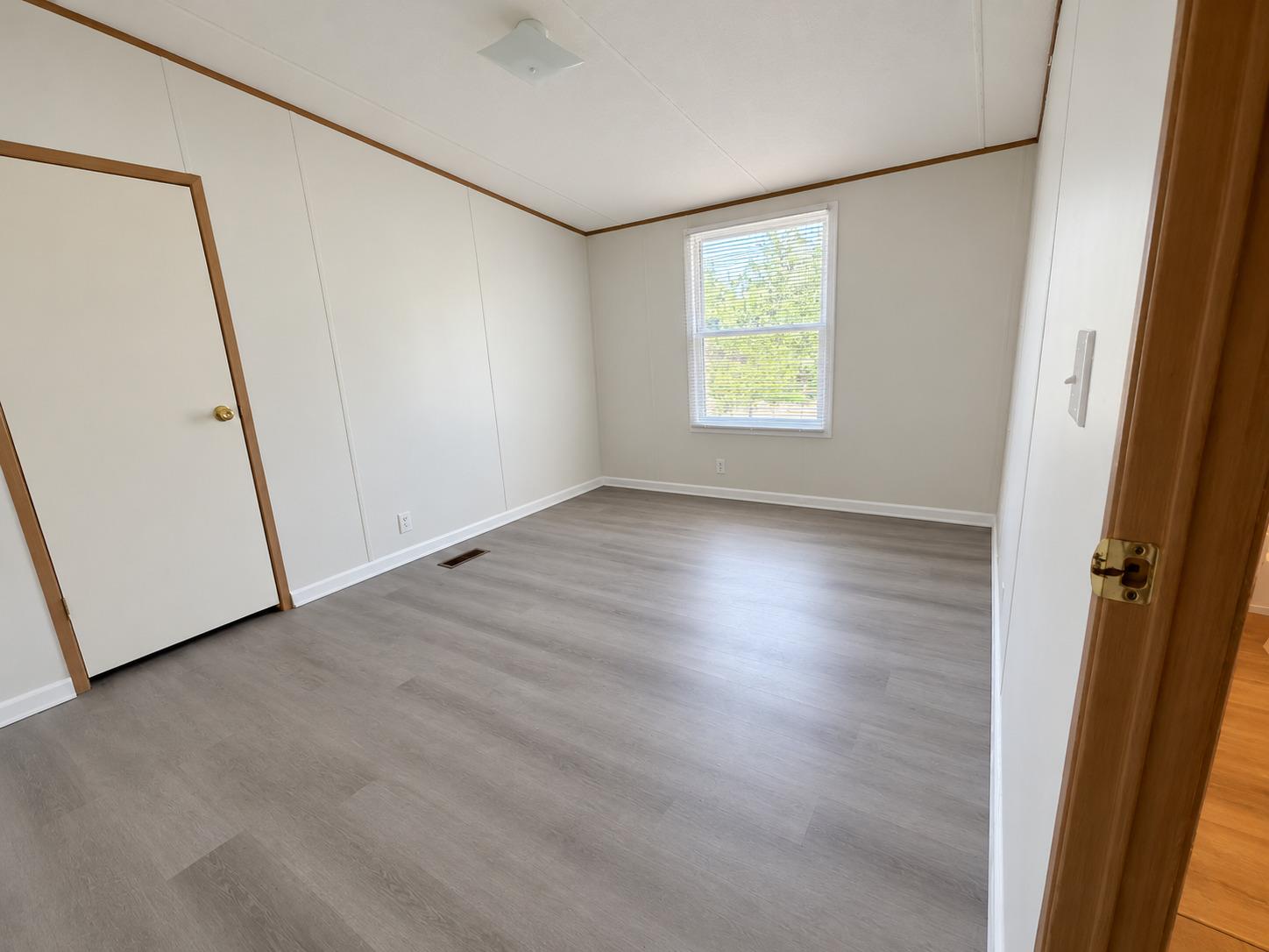 235  Cedar Creek Cir, photo 10