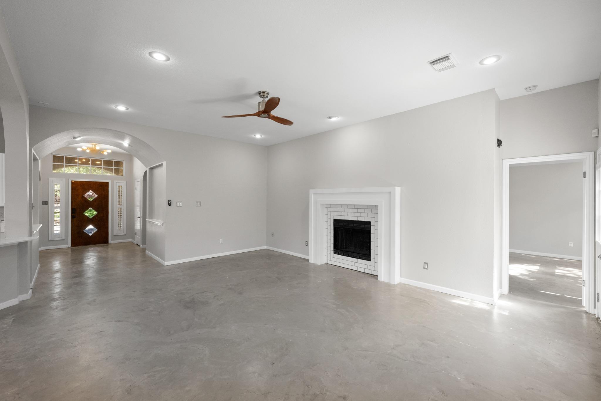 9321  Colberg Dr, photo 3