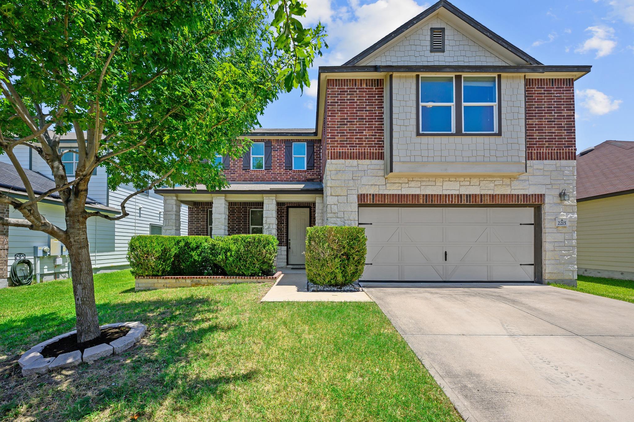 2215  McCombs St, photo 7