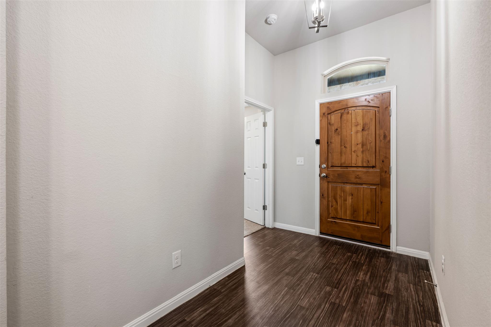 204  Lambert St, photo 3