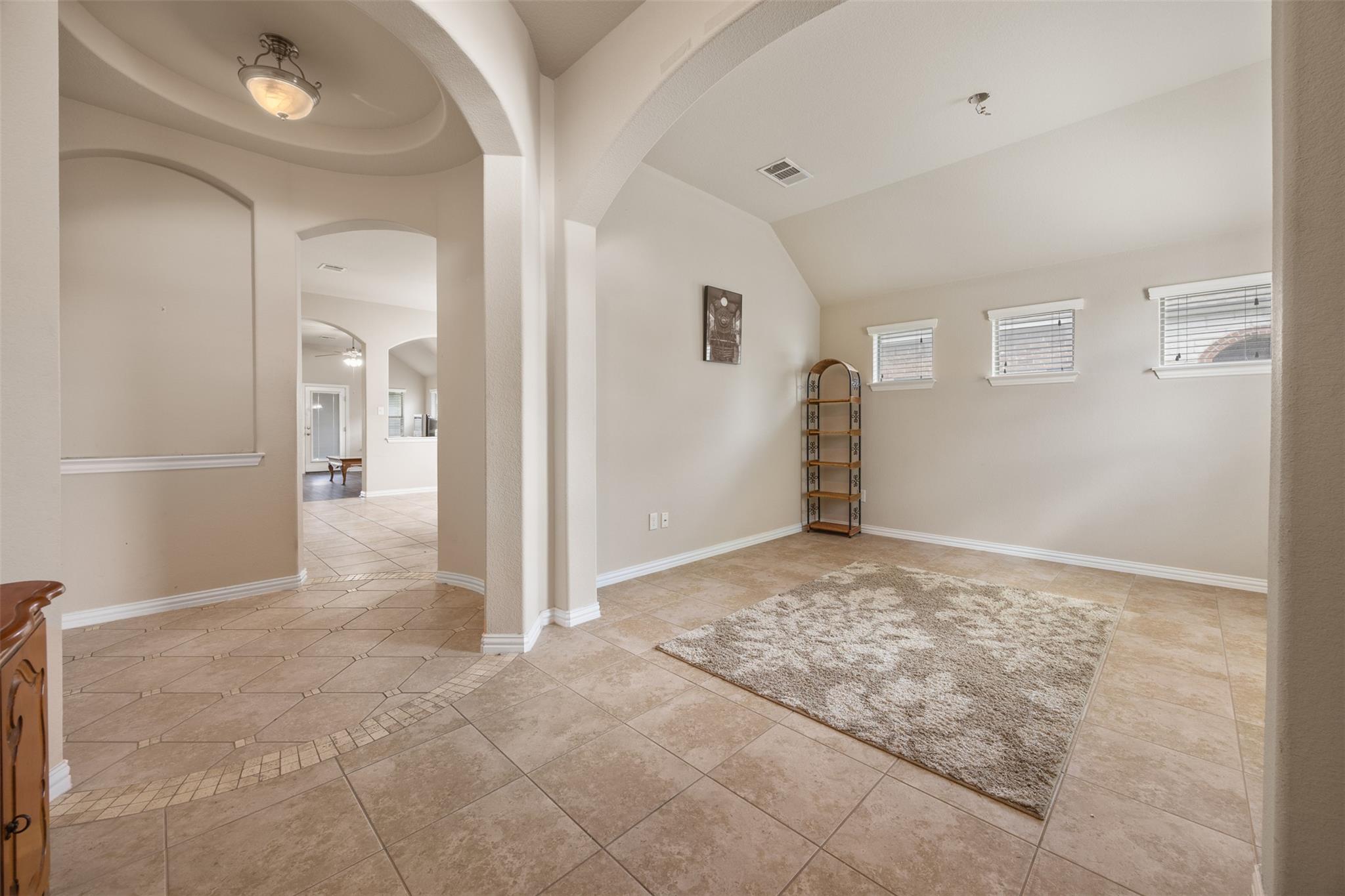 258  Snow Owl Holw, photo 6