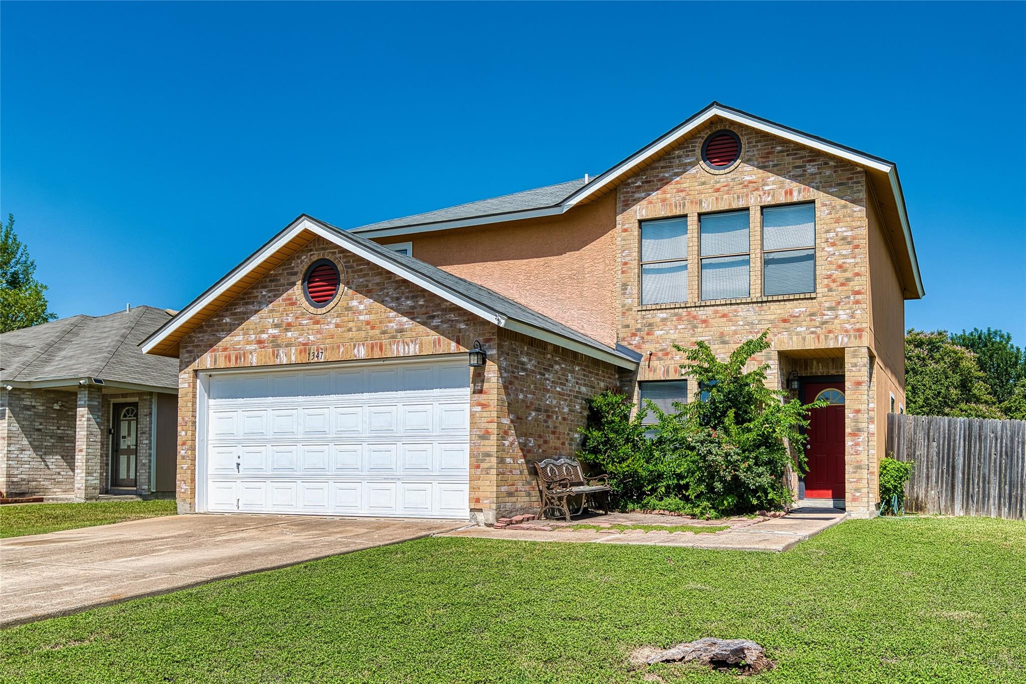 1347  Lakeside Loop, photo 3