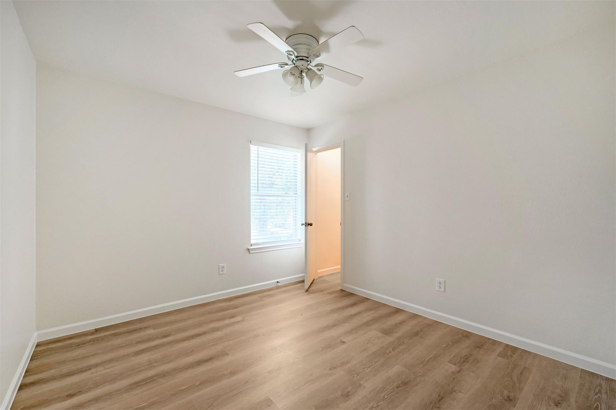 208  Buttercup Way, photo 7