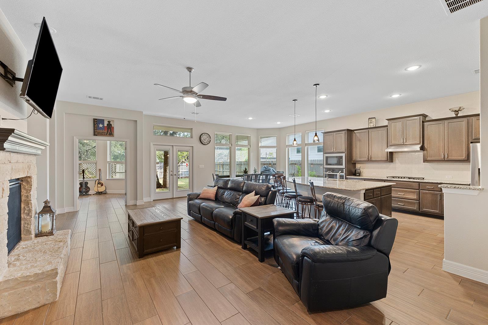 812  Heartleaf Dr, photo 4