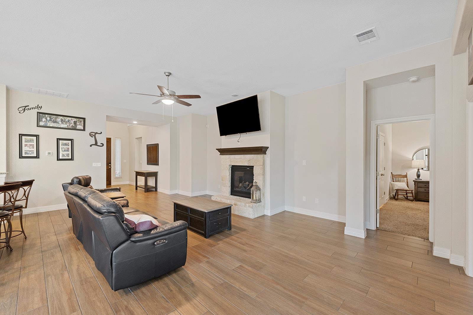 812  Heartleaf Dr, photo 7