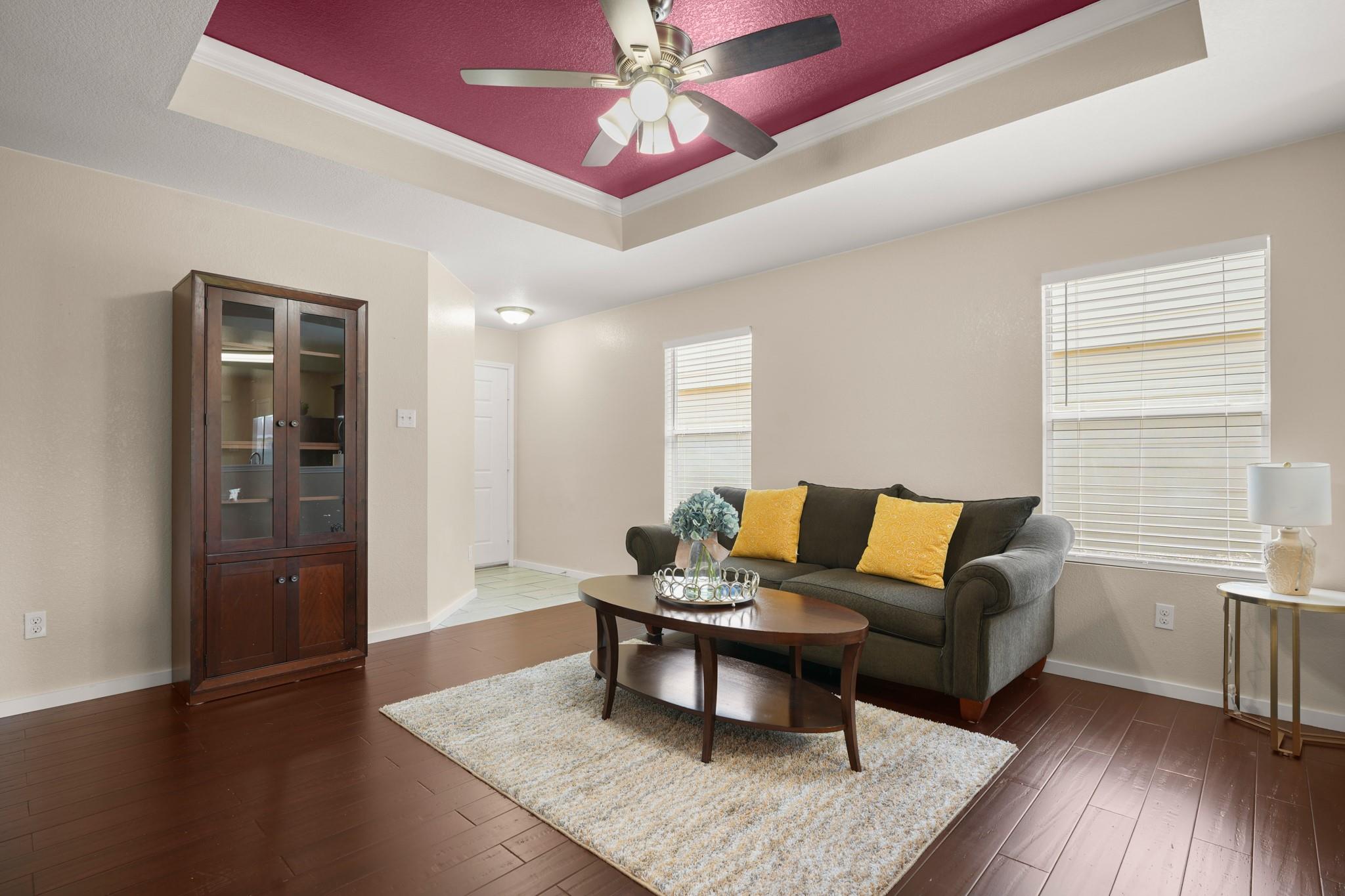 137  Hillhouse Ln, photo 2