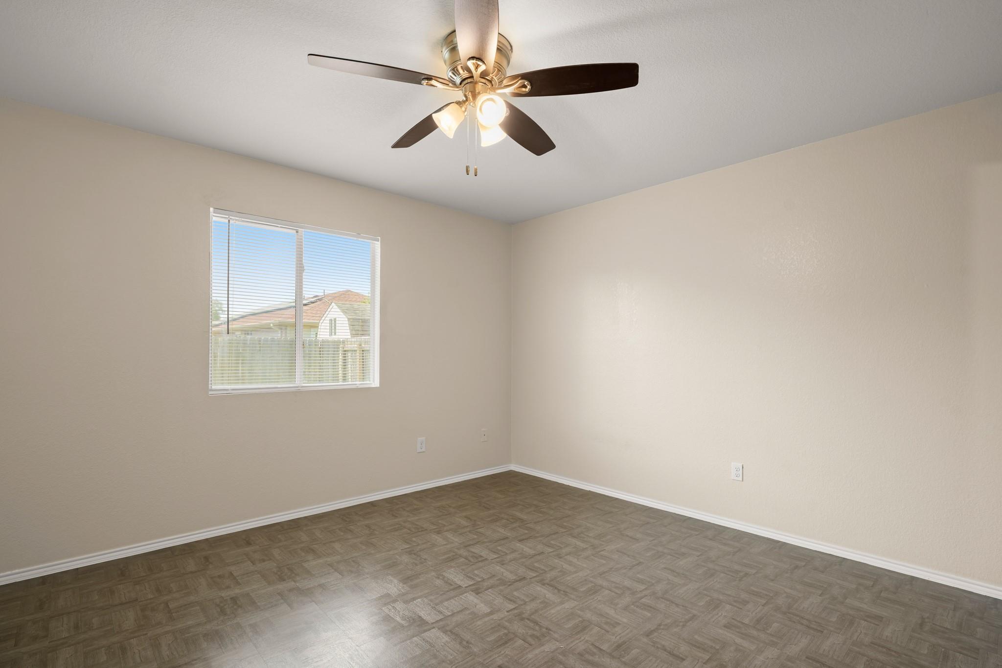 137  Hillhouse Ln, photo 11