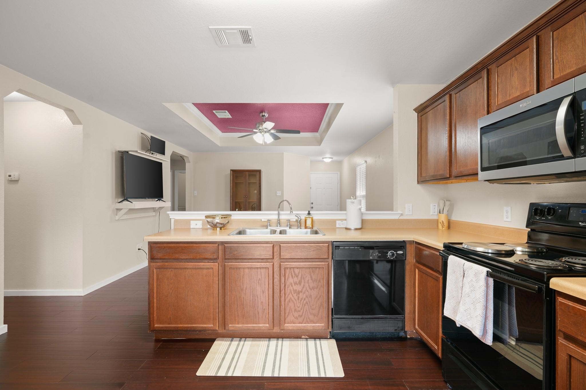 137  Hillhouse Ln, photo 9
