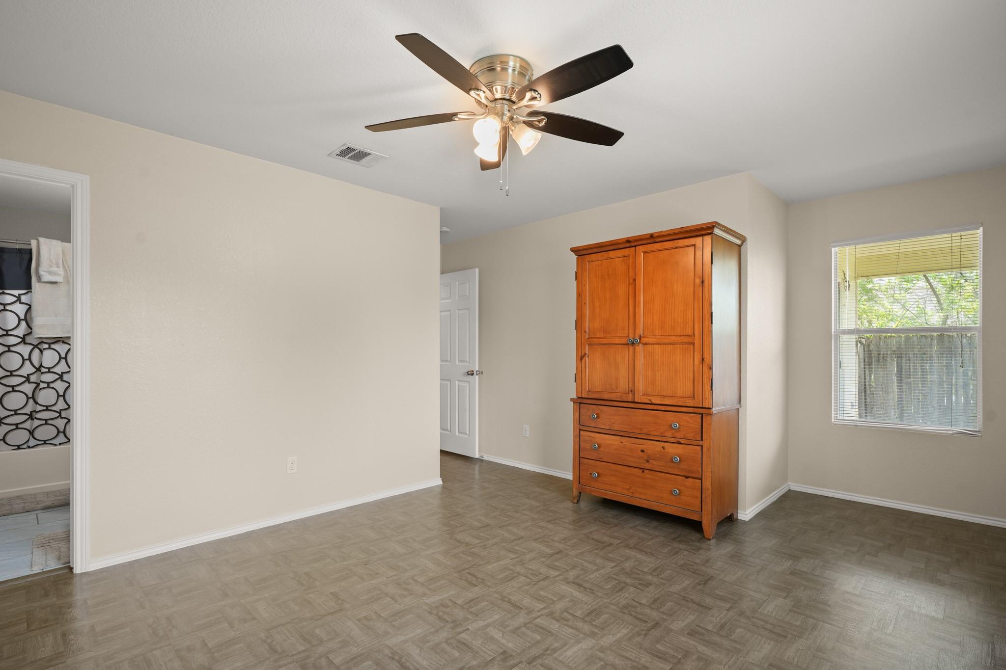 137  Hillhouse Ln, photo 10