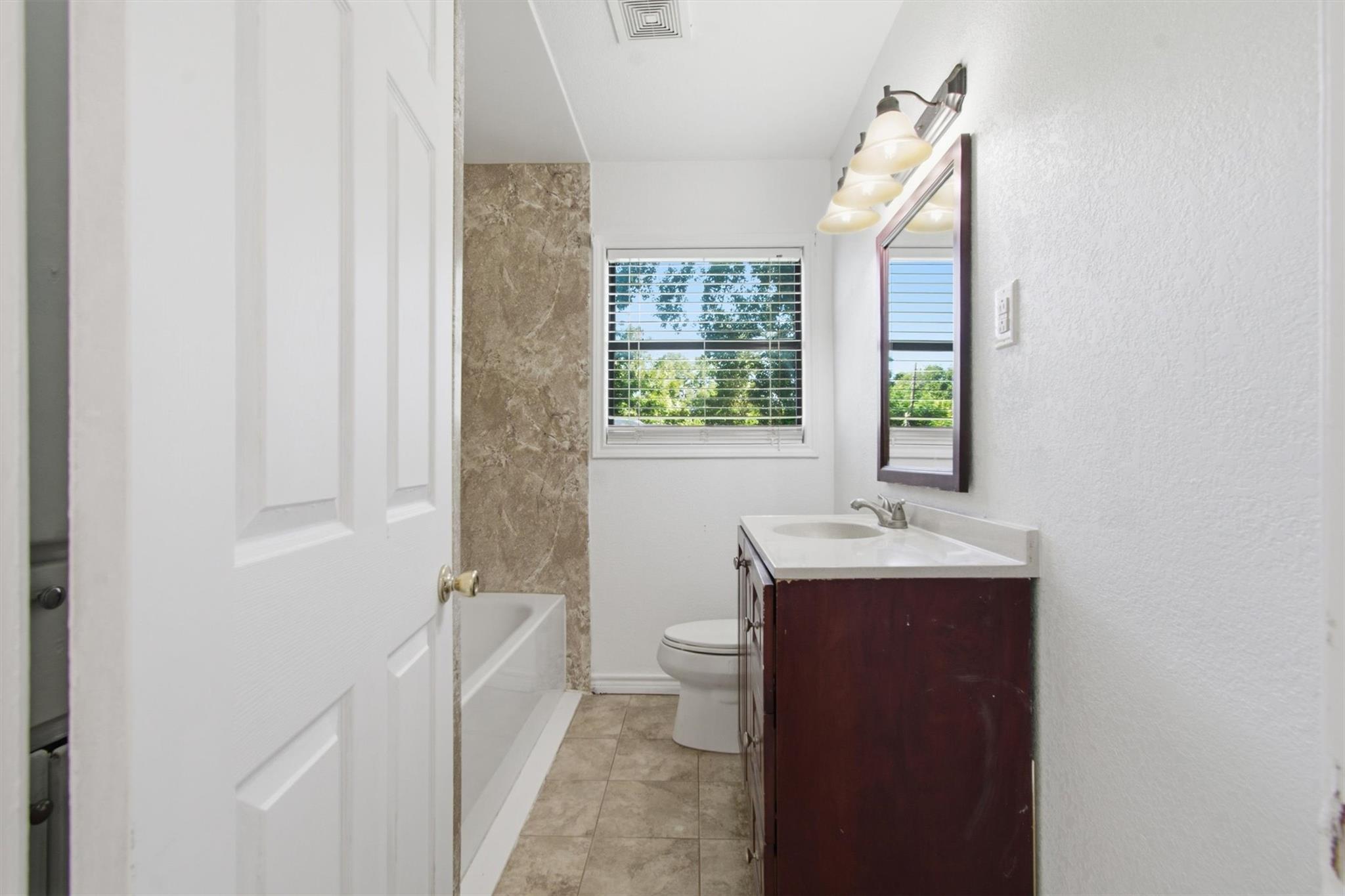 901  Barbara Dr, photo 8