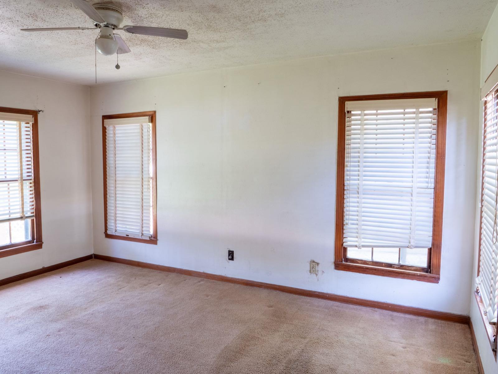 710 E Austin Ave, photo 12
