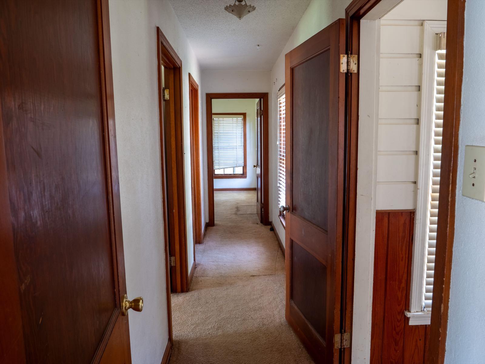 710 E Austin Ave, photo 9