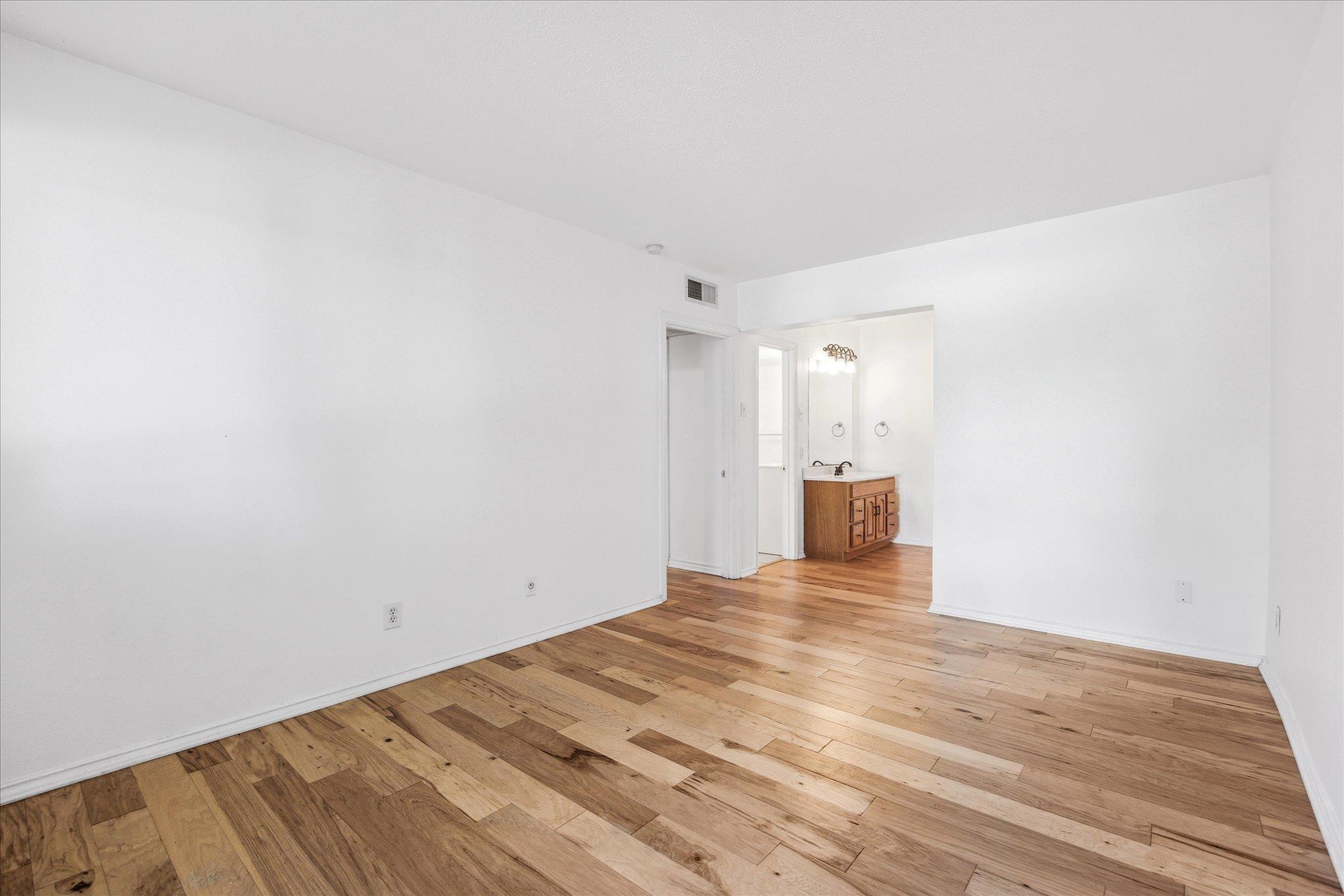 505 W 7th St  #105, photo 11