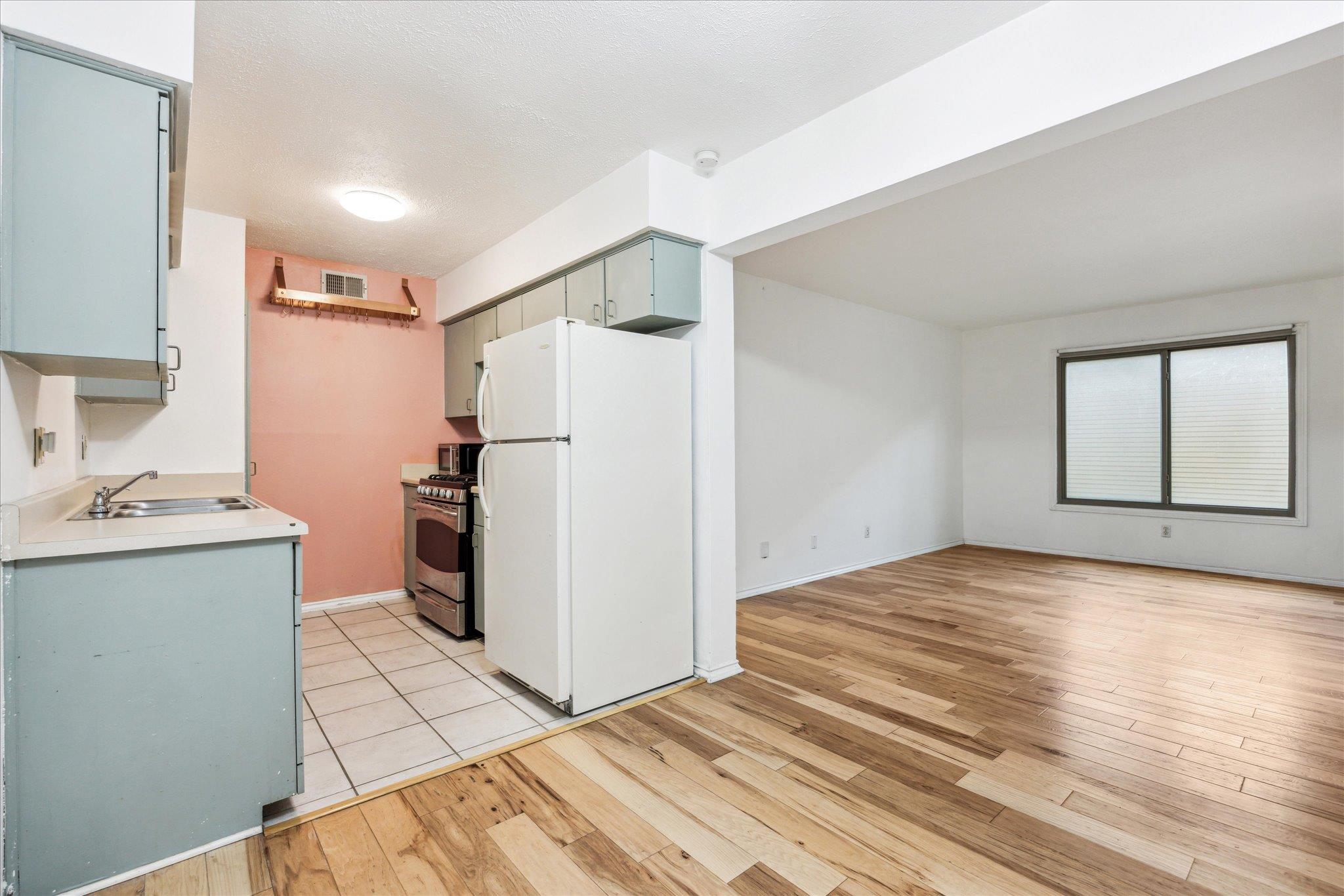 505 W 7th St  #105, photo 8