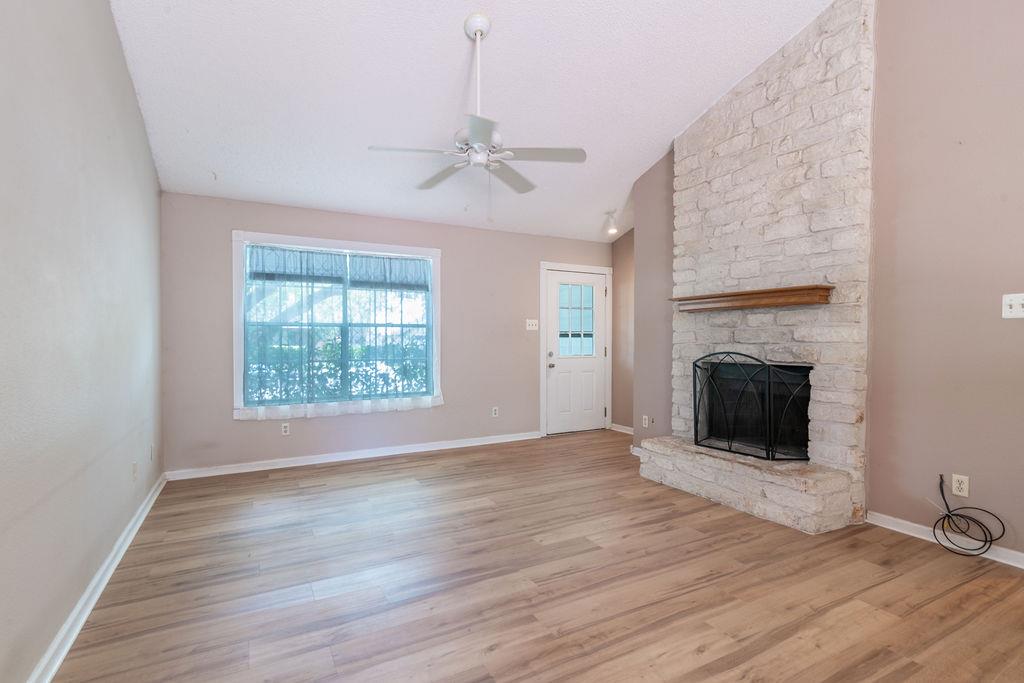 1809  Laurel Path, photo 5