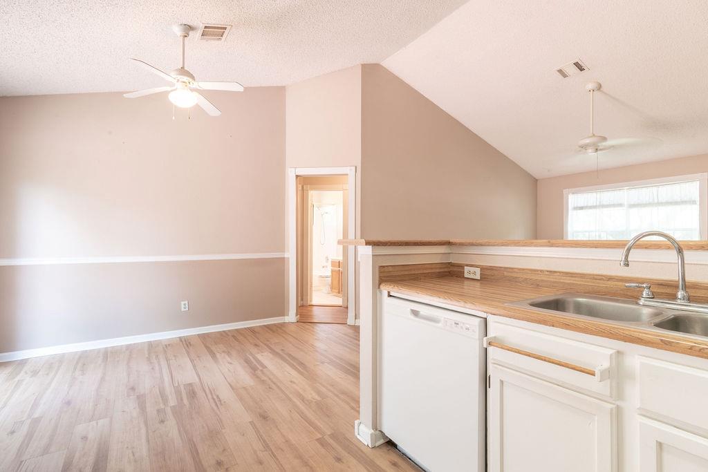 1809  Laurel Path, photo 9